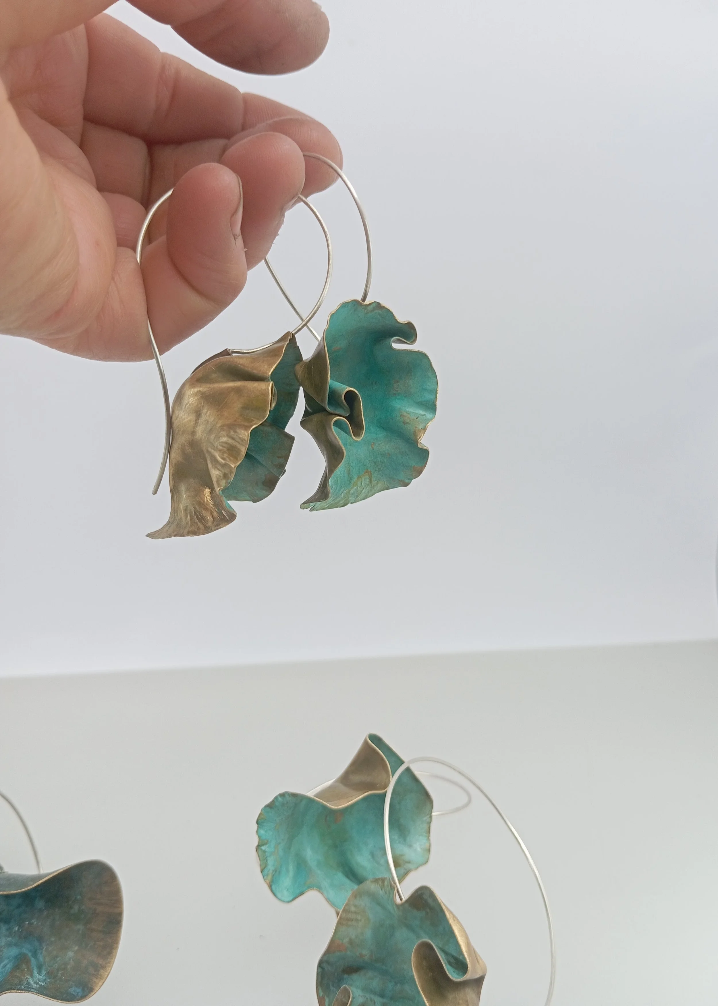 frillseekers_extra_earrings_nm