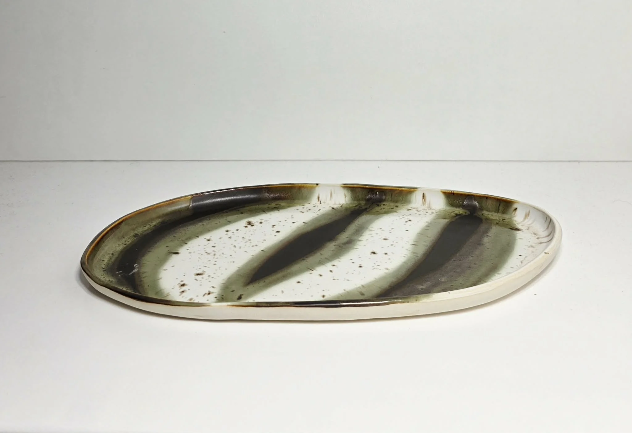 Waiwera Large Pebble plate 1.jpeg