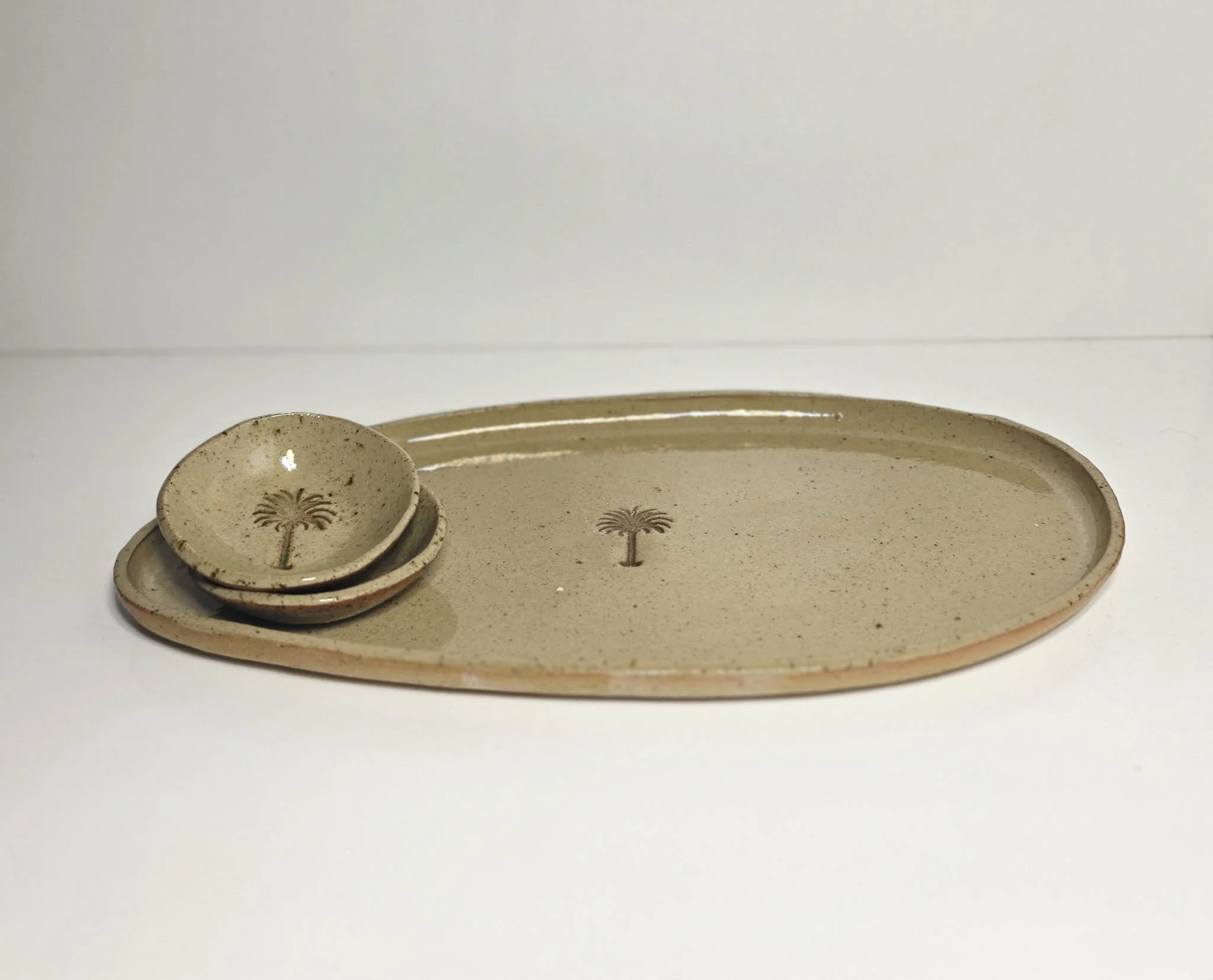 Oval palm plate large top 1.jpeg