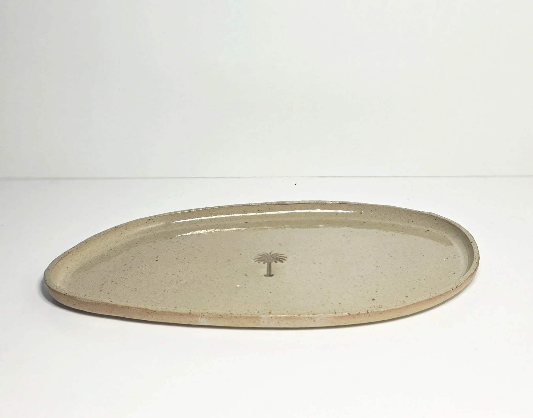 Oval Palm plate large top 2.jpeg