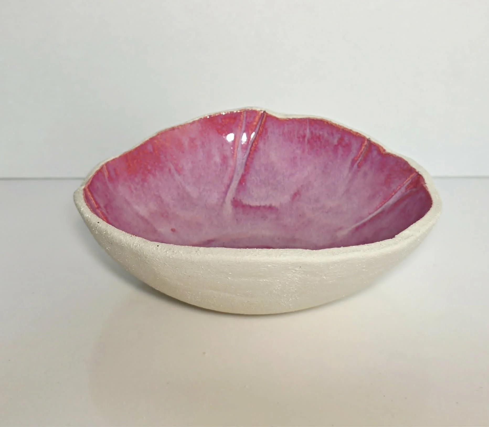 Organic Edge Round Bowl - Hibiscus Pink