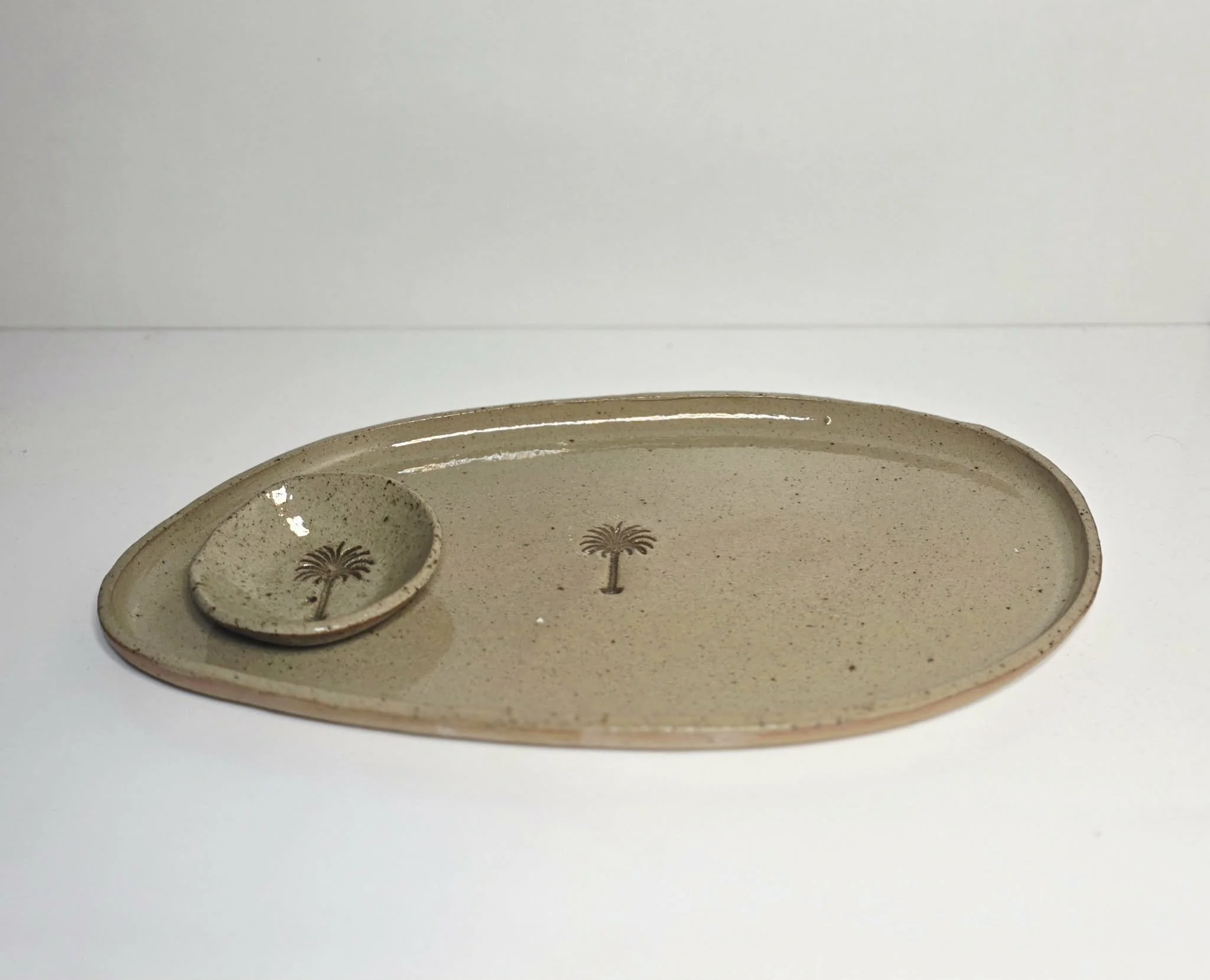 The Beach Collection - Large Gloss Oval Palm Plate