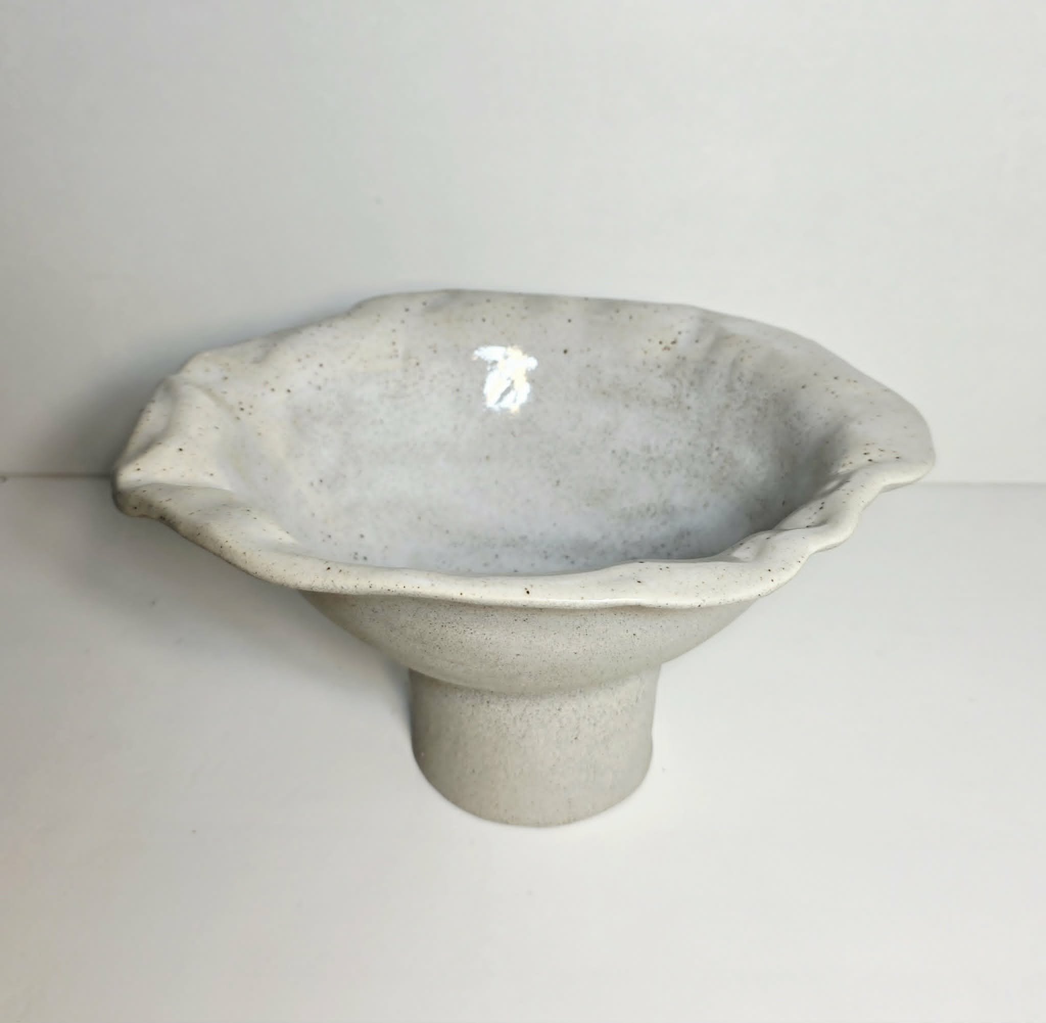 Grey Scale Pedistool Bowl 1.jfif