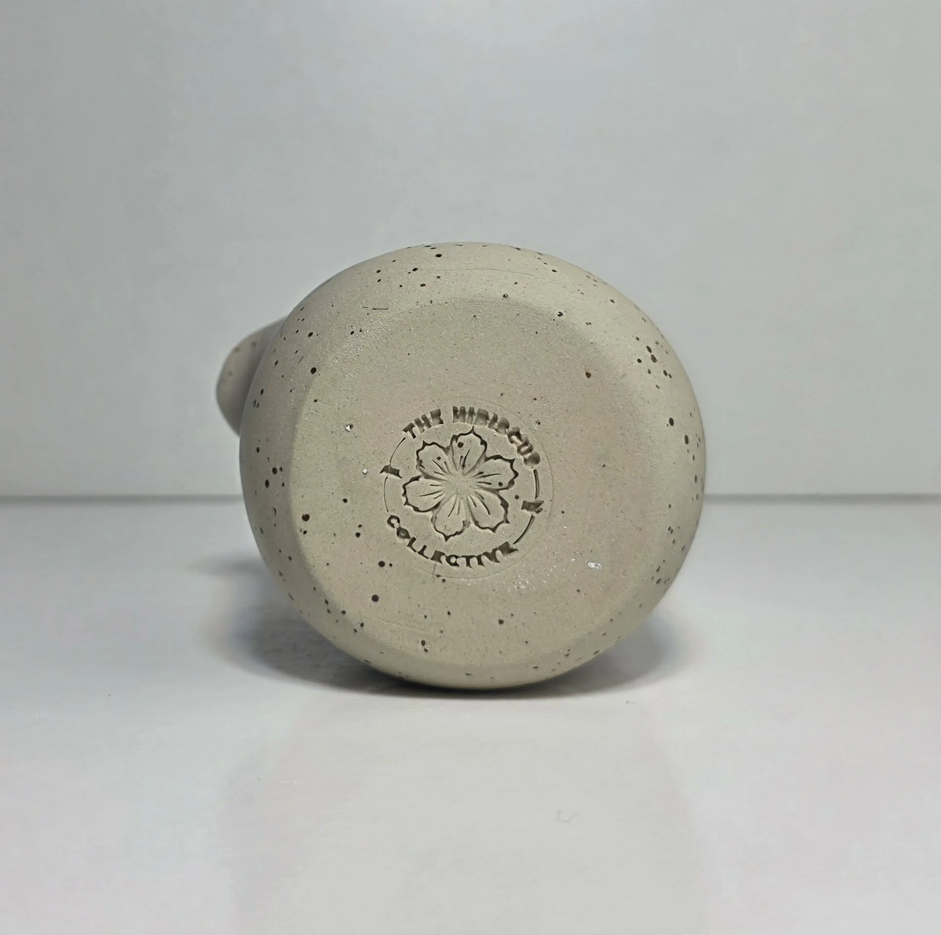 Small pourer Taupe inner.jpeg