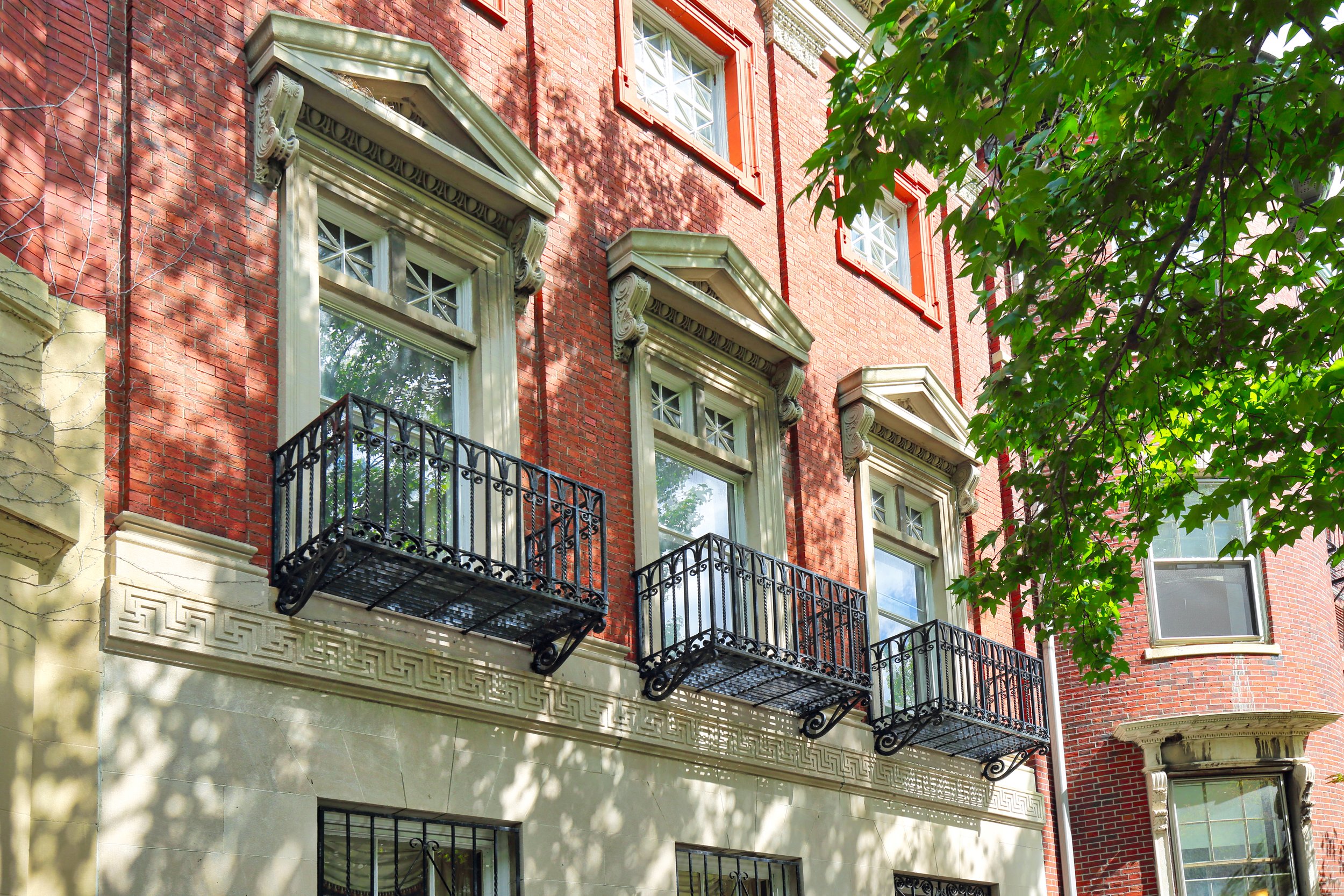 usa-boston-typical-houses-historic-center-near-boston-back-bay-universtiry.jpg