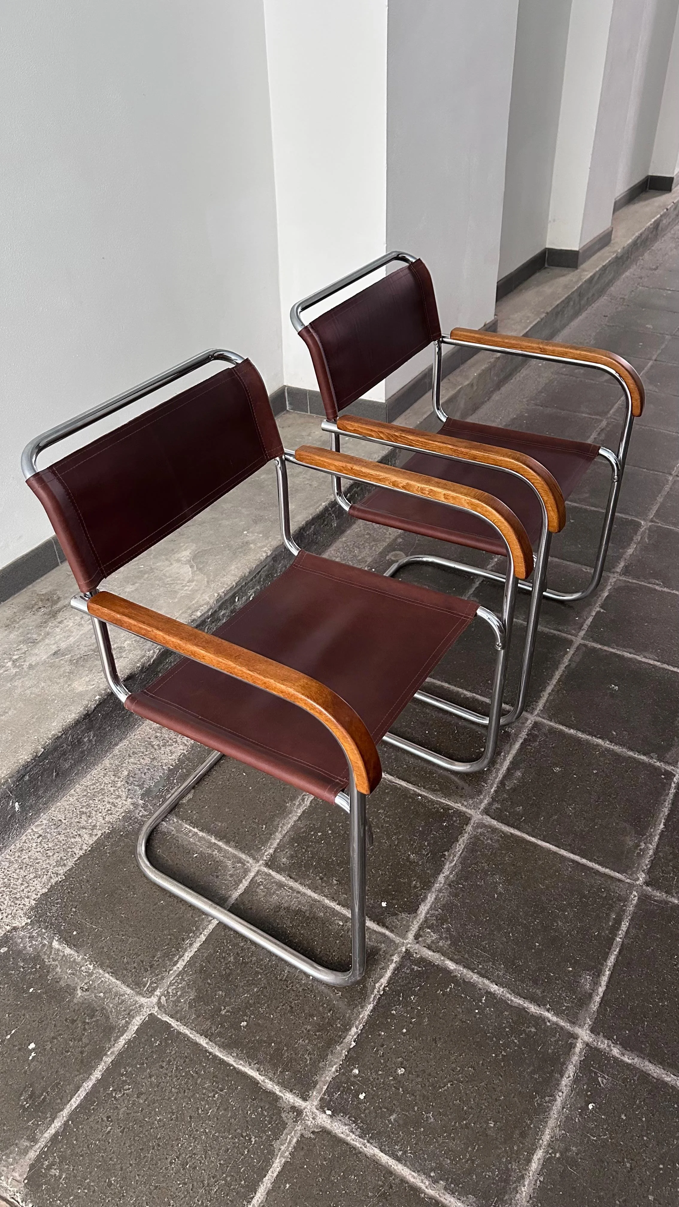 Renovace židlí Thonet, designer Marcel Breuer