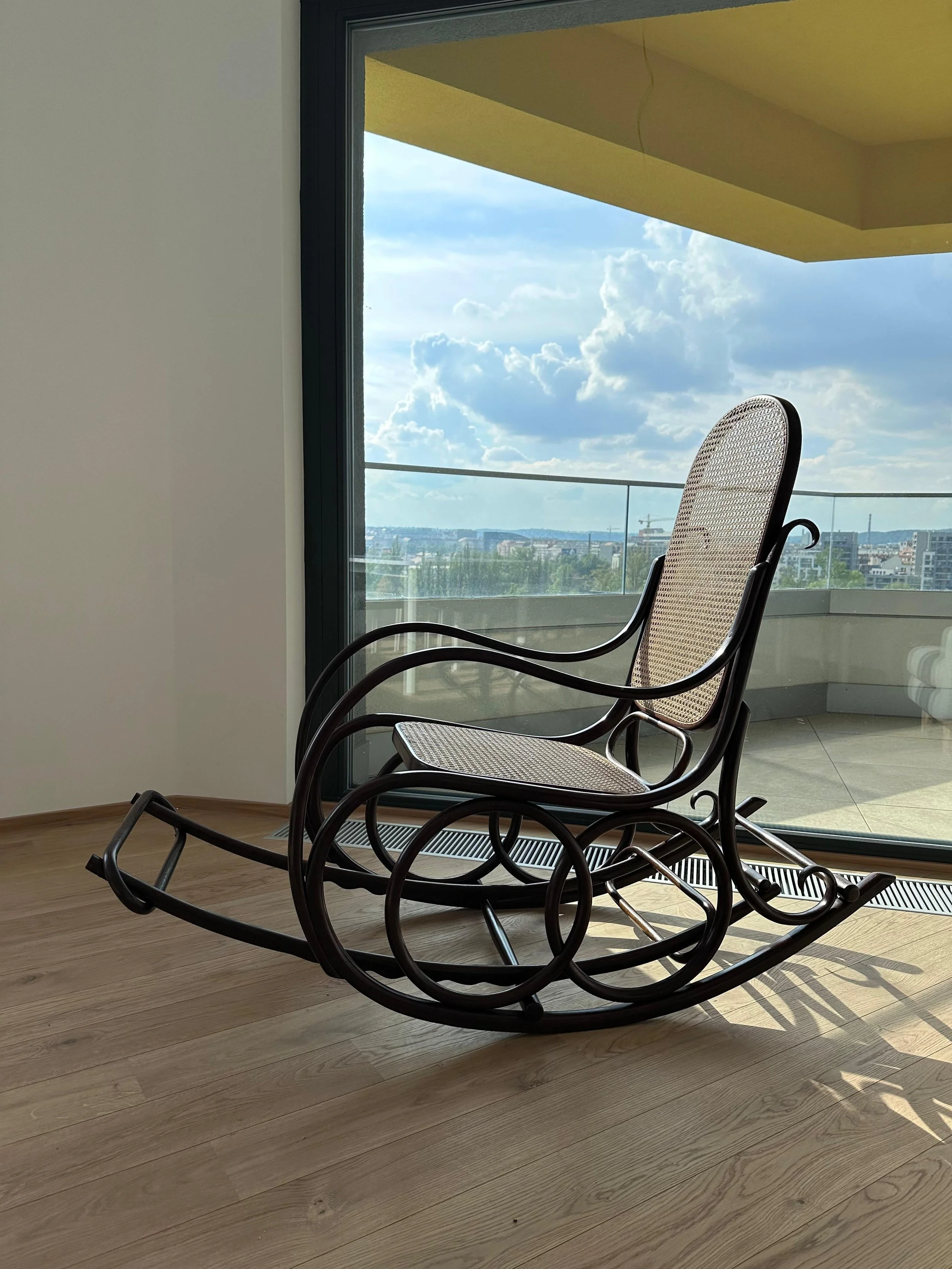 Renovace Thonet houpacího křesla