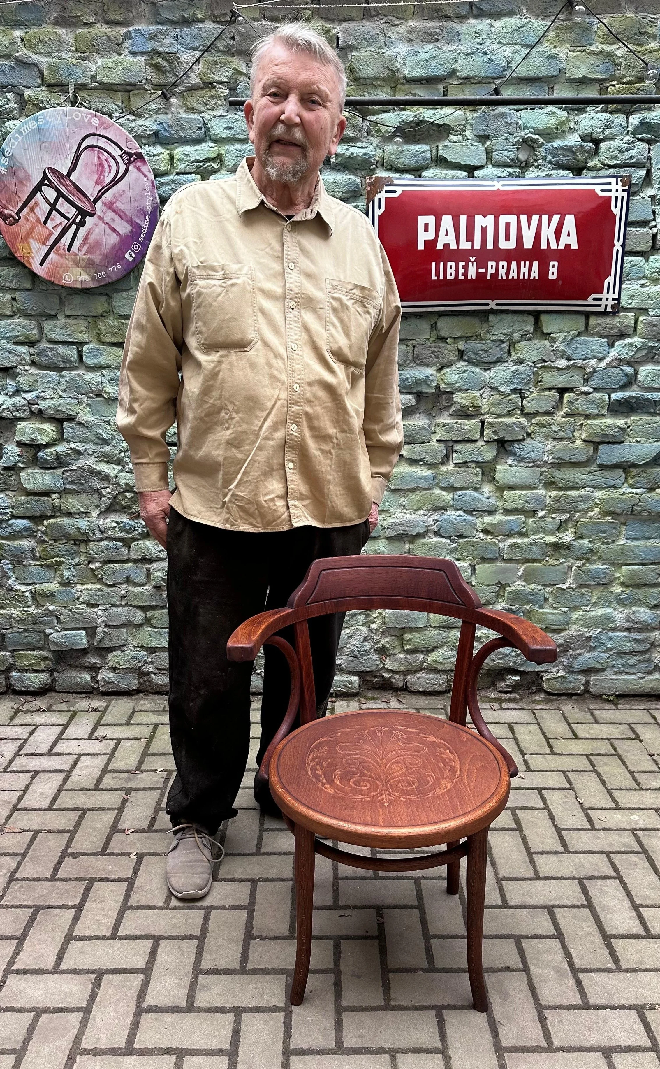 Účastník kurzu Zrenovujte si thonetku