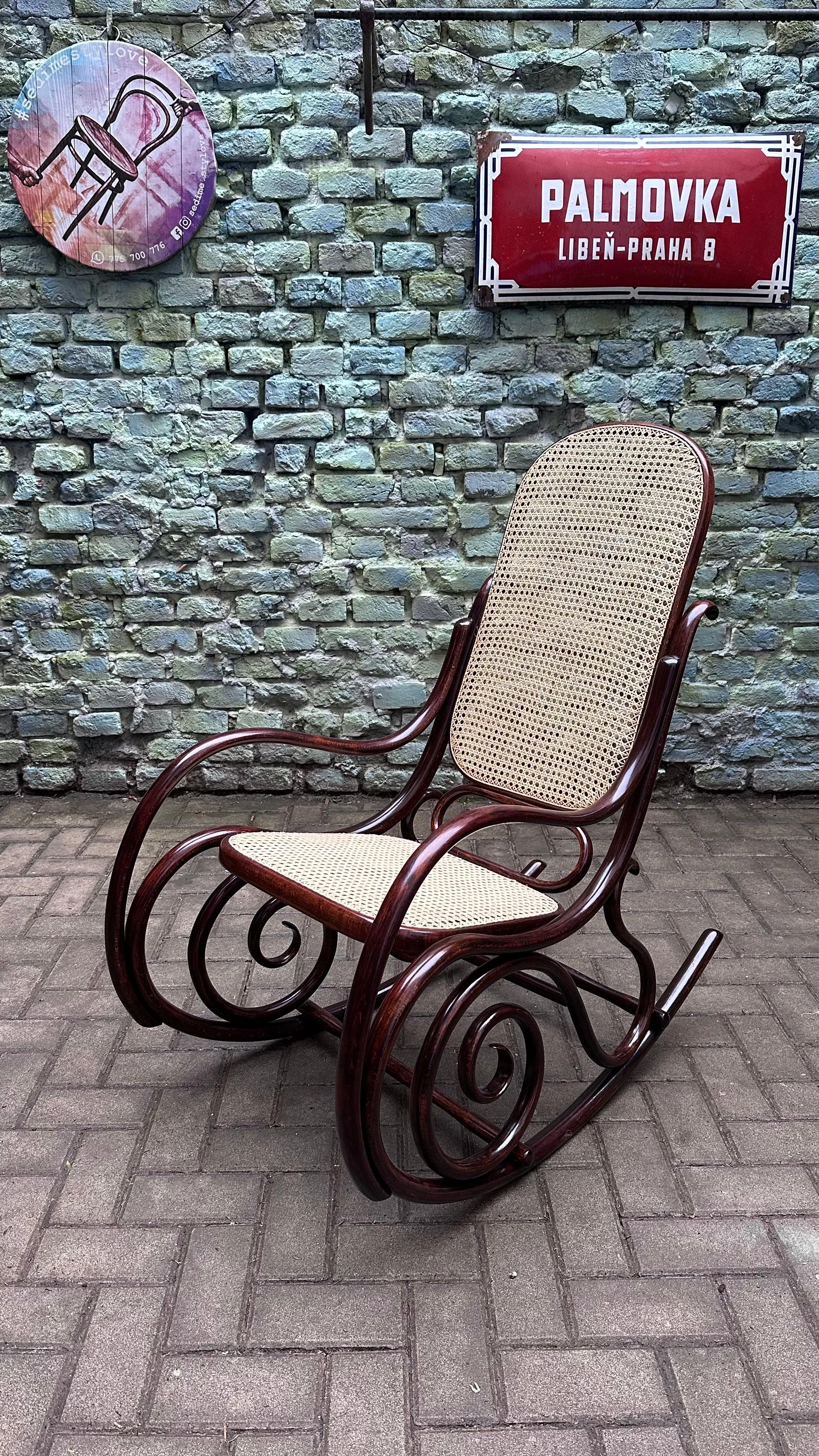 Thonet houpací křeslo