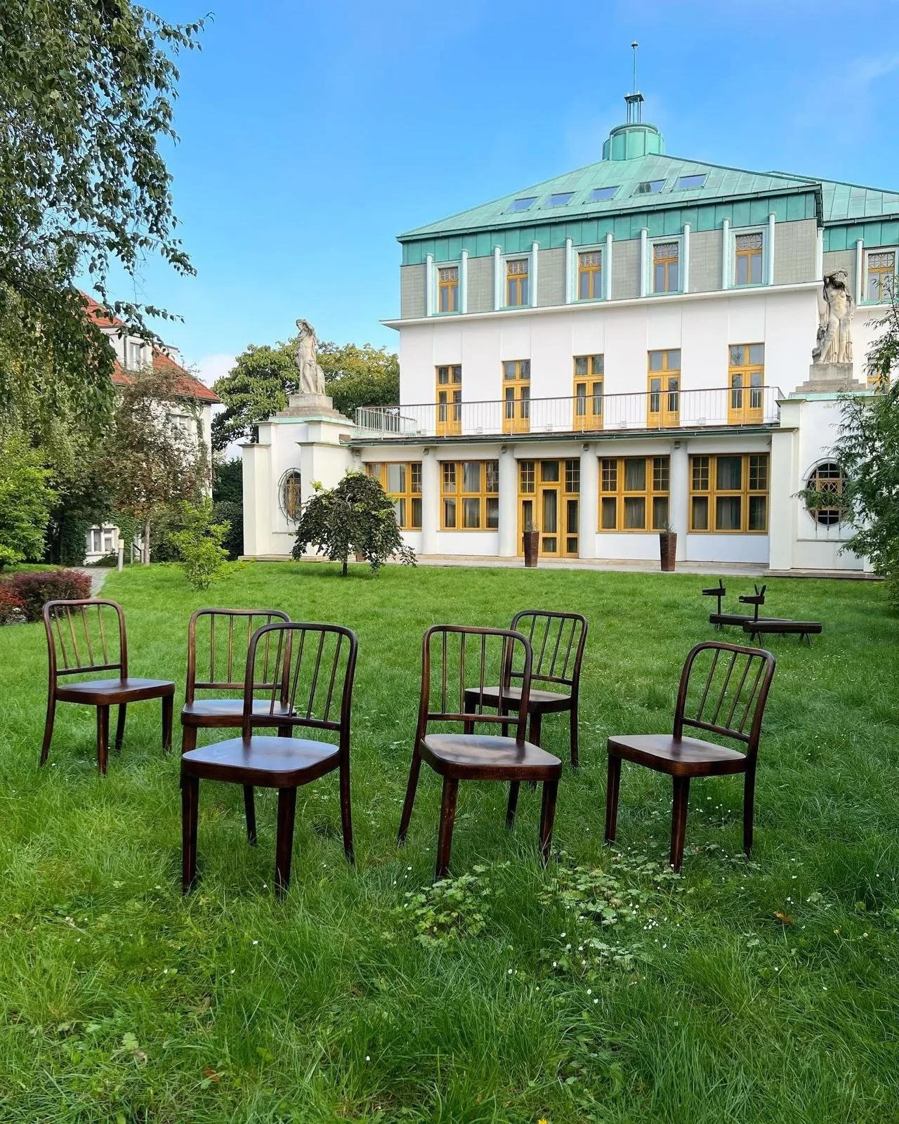 Villa Bianca - arch. Jan Kotěra, židle Josef Hoffmann