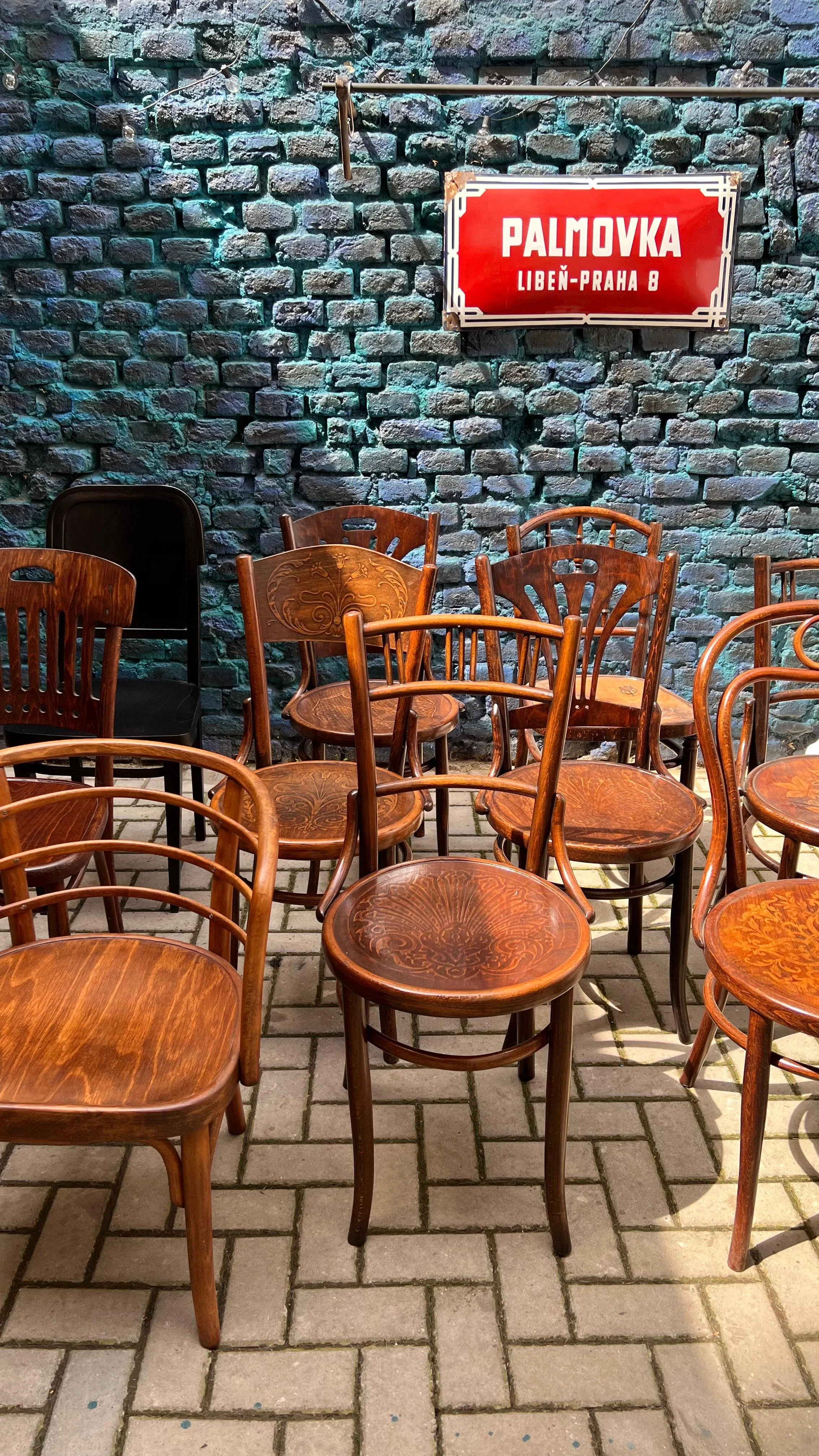 Renovace židlí Thonet