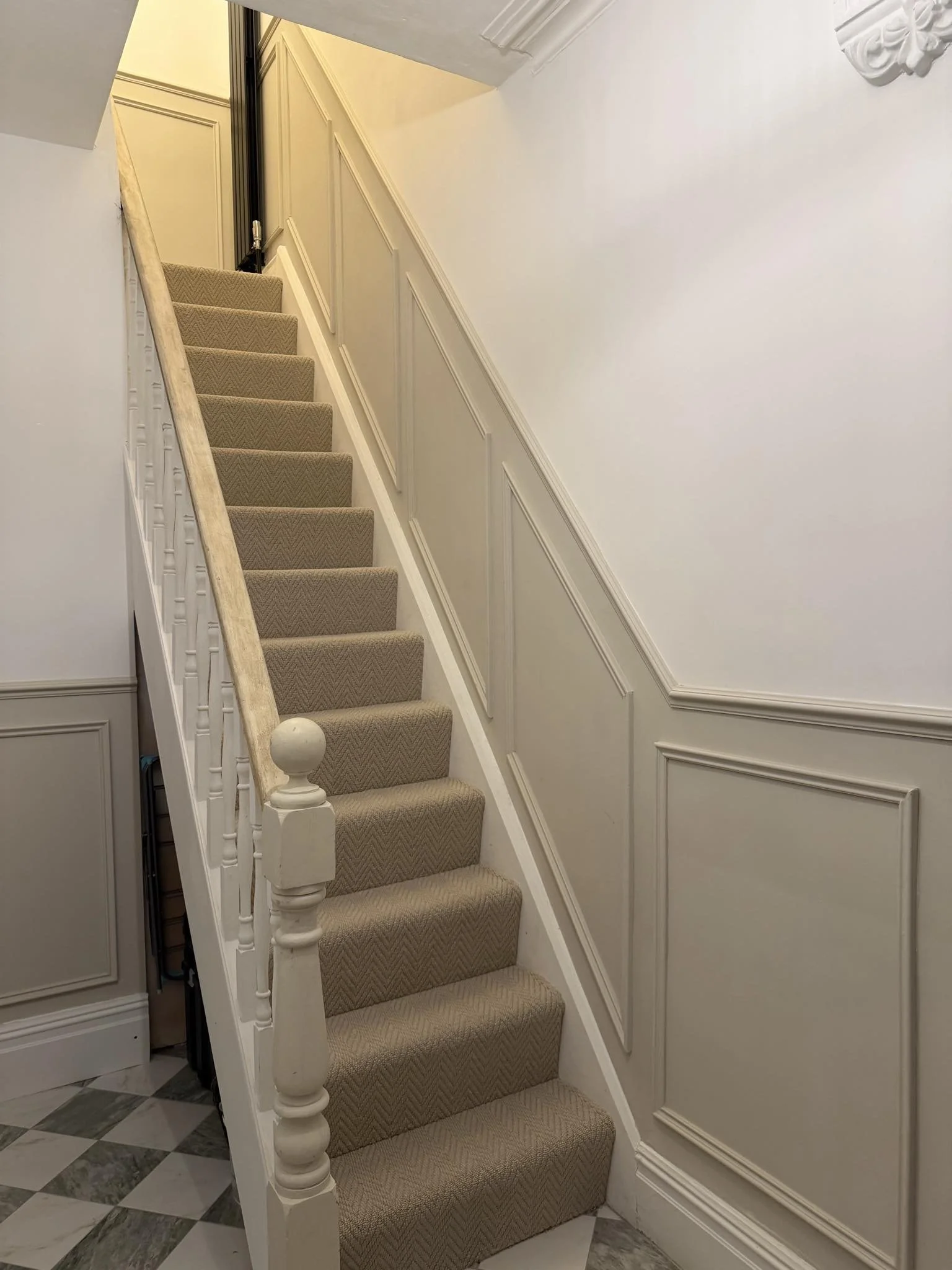 Contemporary staircase