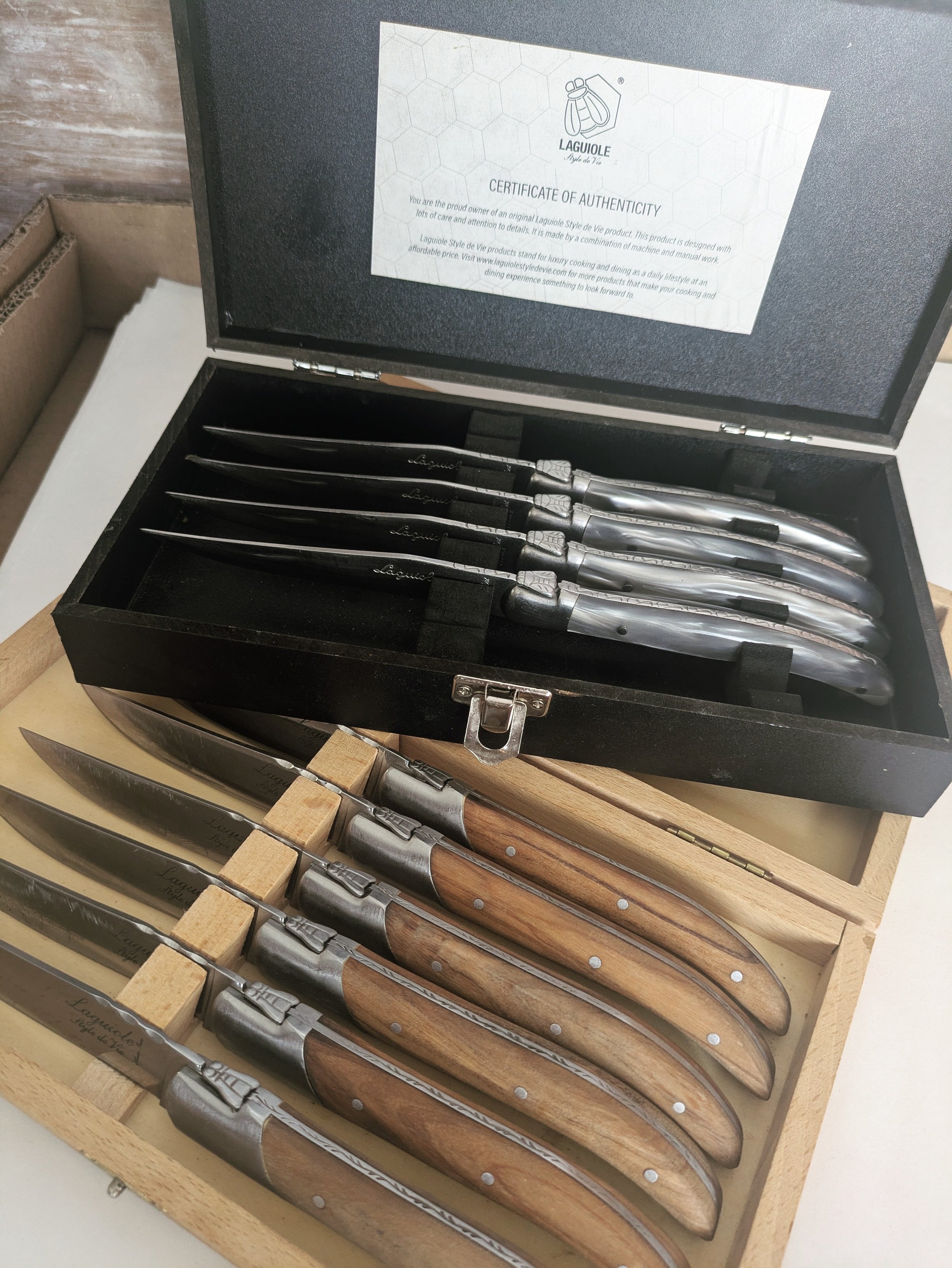 Zo scherp als de dag dat ze gekocht werden. Laguiole steakmessen.
Mobiel slijpen aan huis @slijpatelier 

#slijpatelier #messenSlijpen #laguiole #laguiolemes #steakmes #steakmessen #messenliefhebber #scherpeMessen #mobileSlijper #slijpen #knifesharpe
