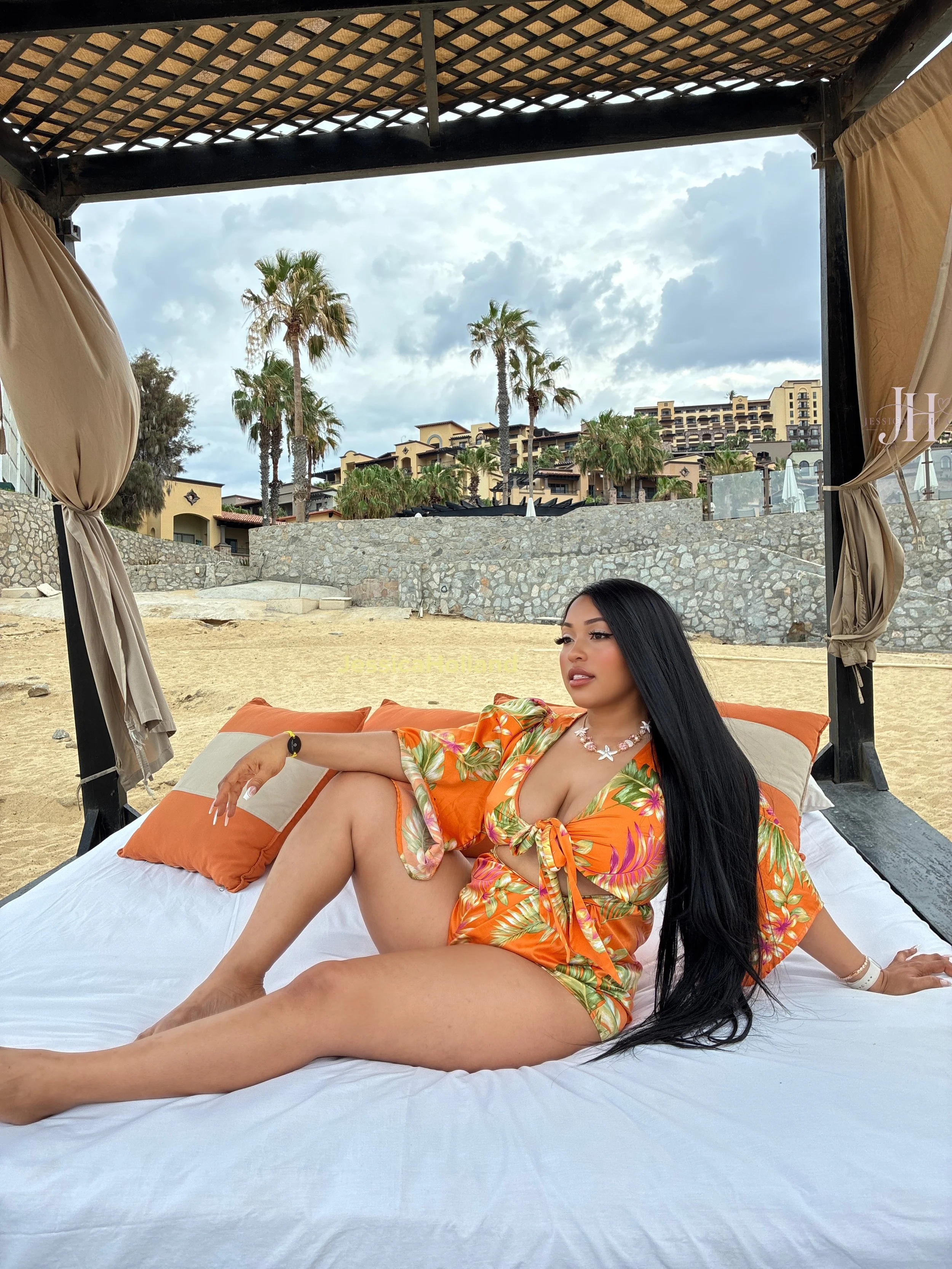 orange-summer-resort-outfit-mexico.jpg