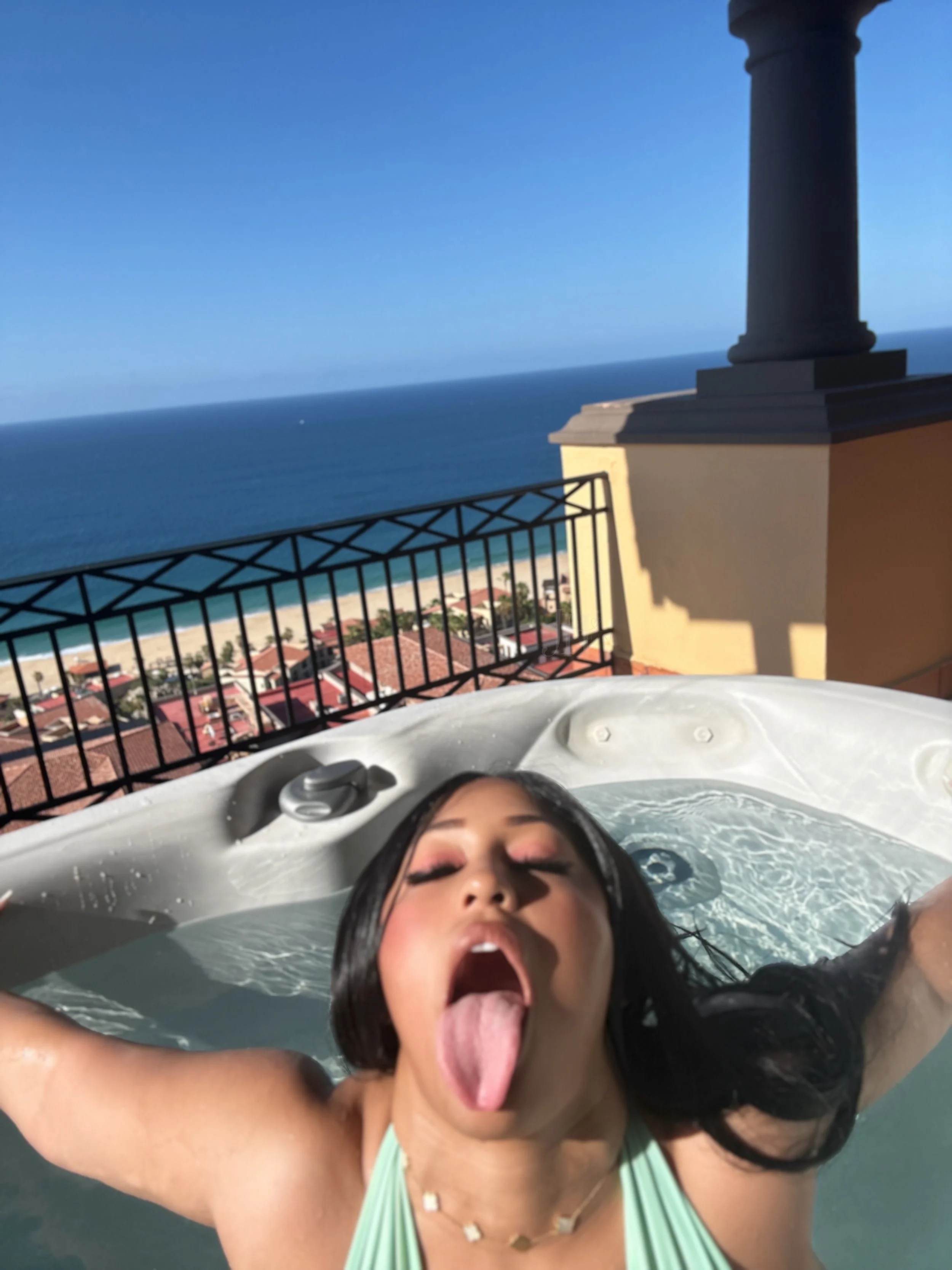 CaboJessicaFunny.jpeg