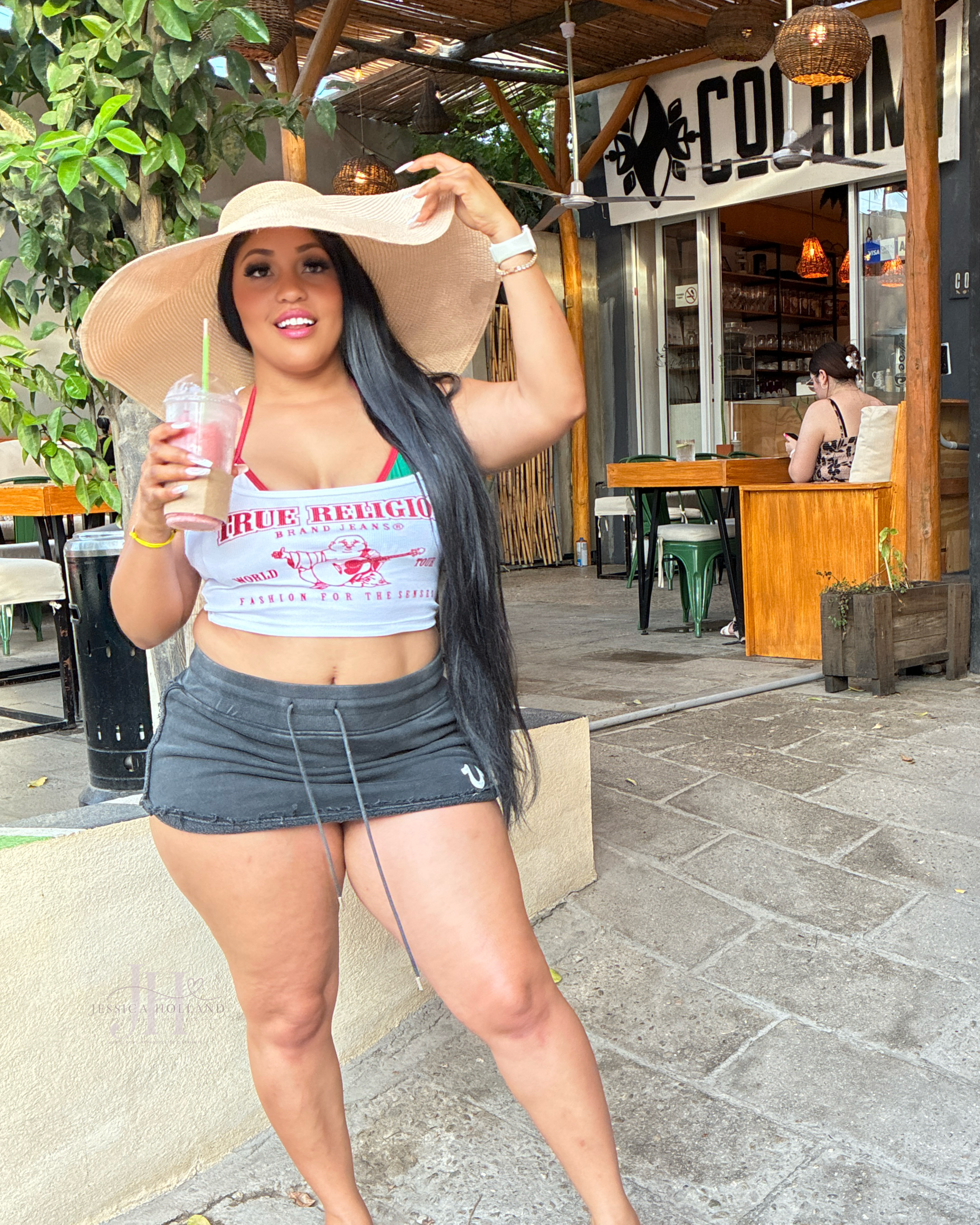 Jessica Holland enjoying a smoothie at Cochina San José del Cabo