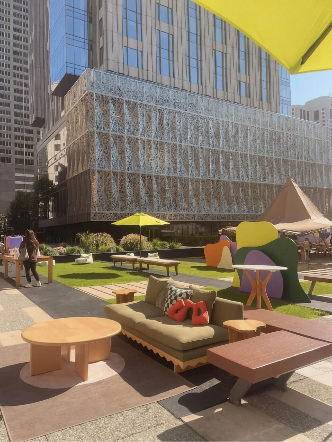 Jessie Square Plaza Versatile Blank Canvas