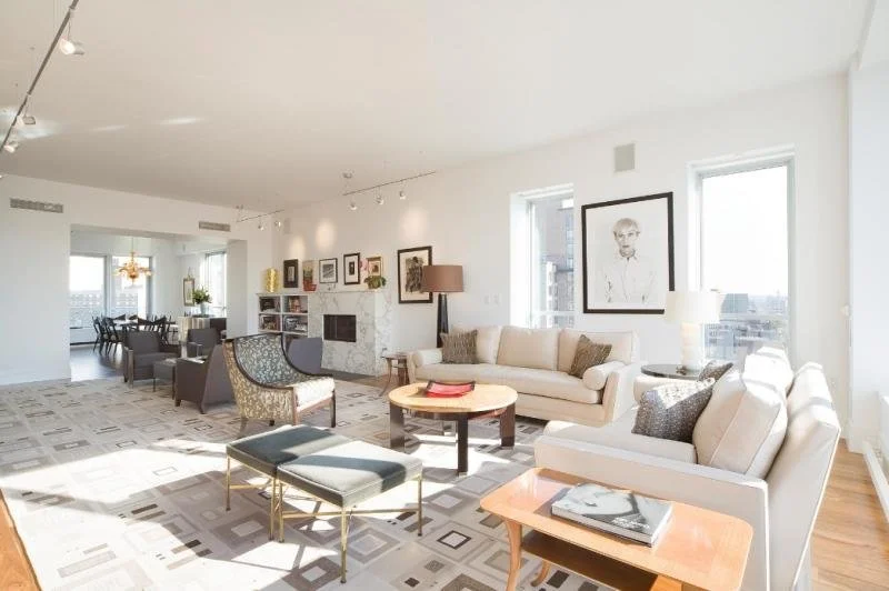 A 14 unit building designed by renowned architect Deborah Berke on one of New York City’s desirable streets. 