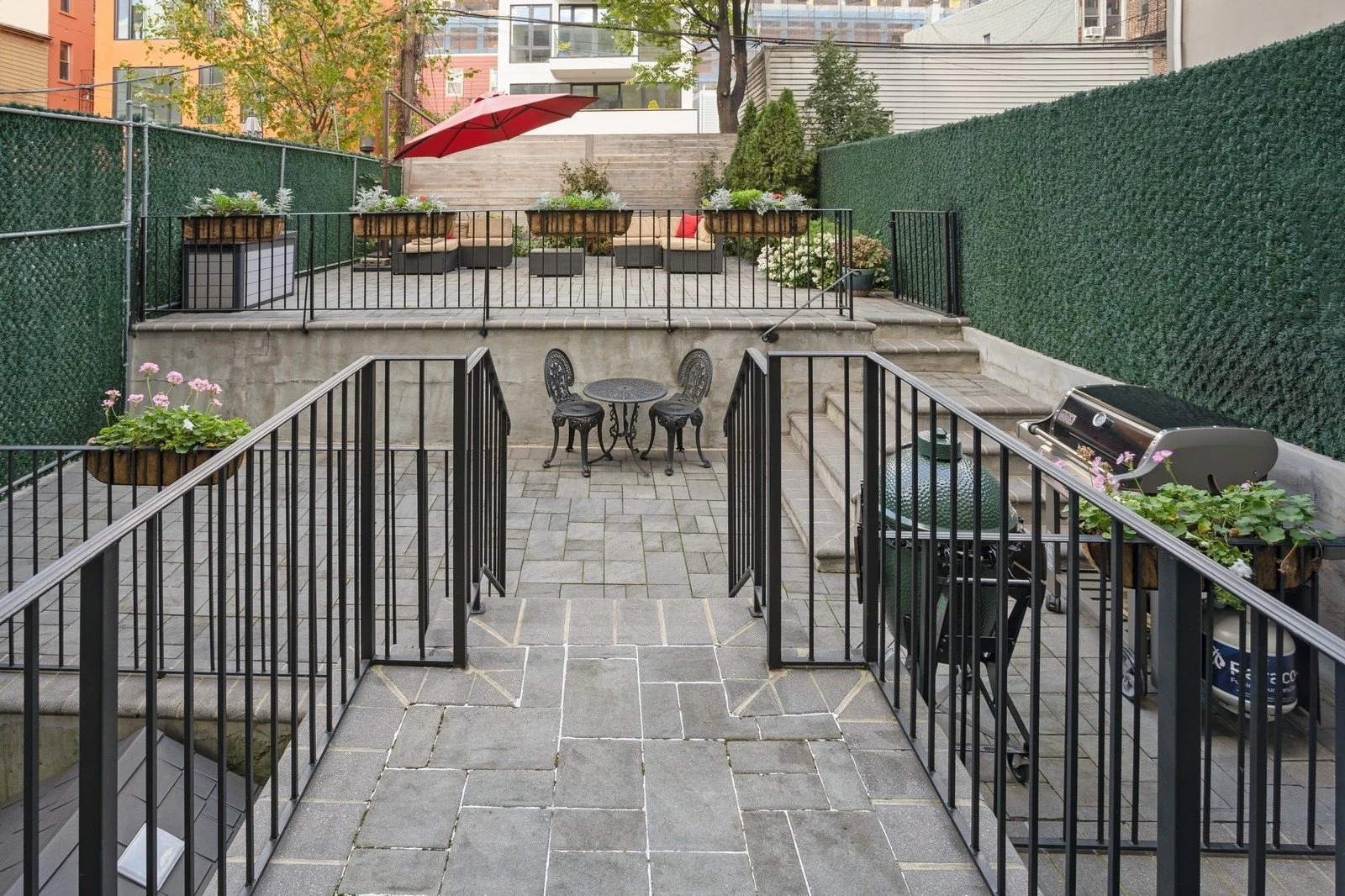 13_79EagleStreet_1R_26001_BackYard_Large.jpg