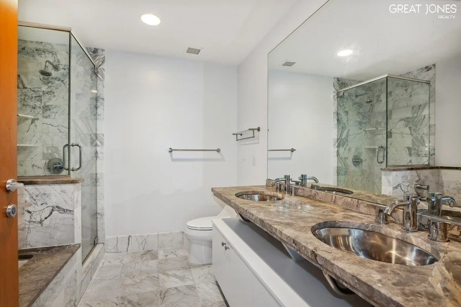 7_440-Kent-Avenue-7B_Bathroom_Web-7.jpg