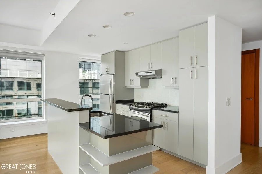 3_440-Kent-Avenue-7B_Kitchen_Web-3.jpg
