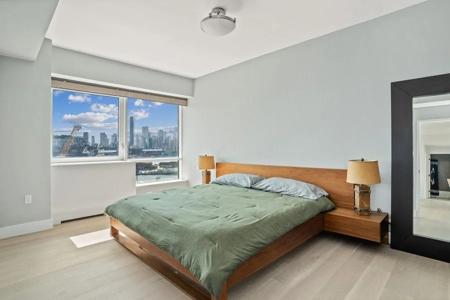 05_446KentAvenue12D_14_PrimaryBedroom_LowRes.jpg
