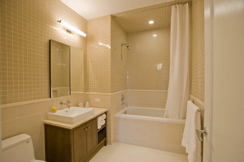 48bond_bath2_278.jpg