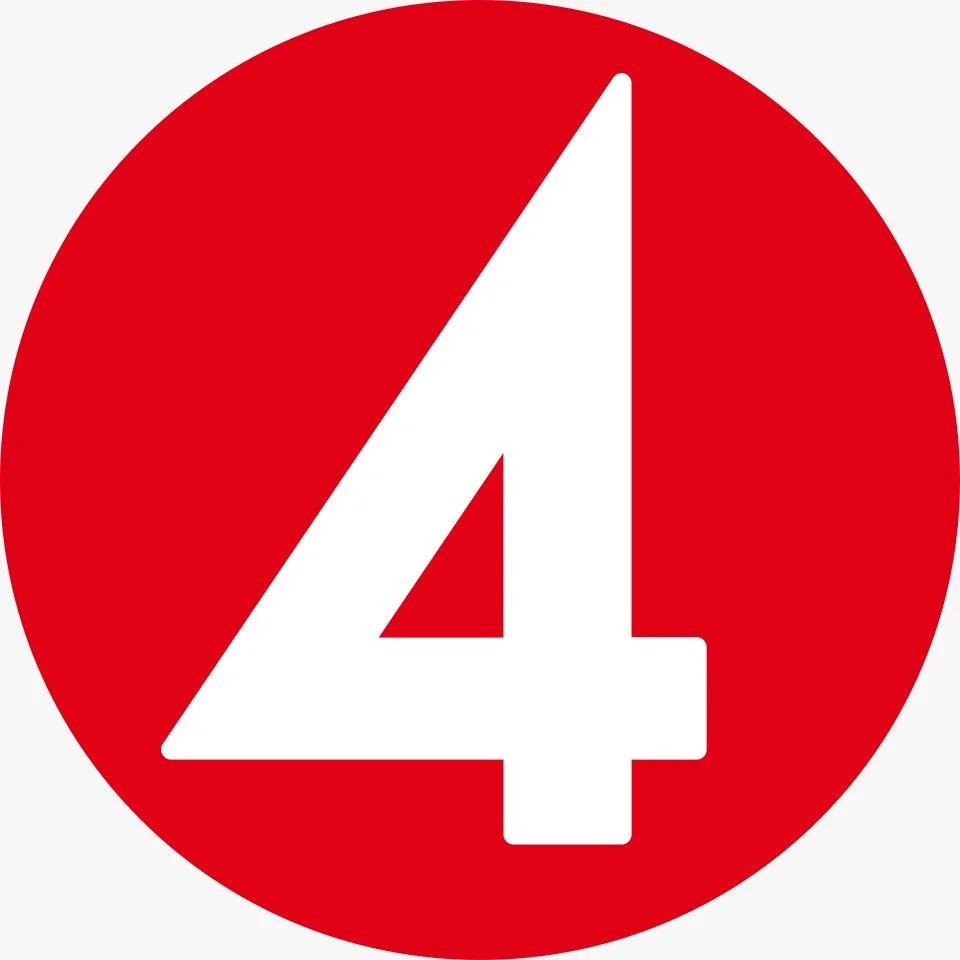 A red circle with a large white number four in the center.