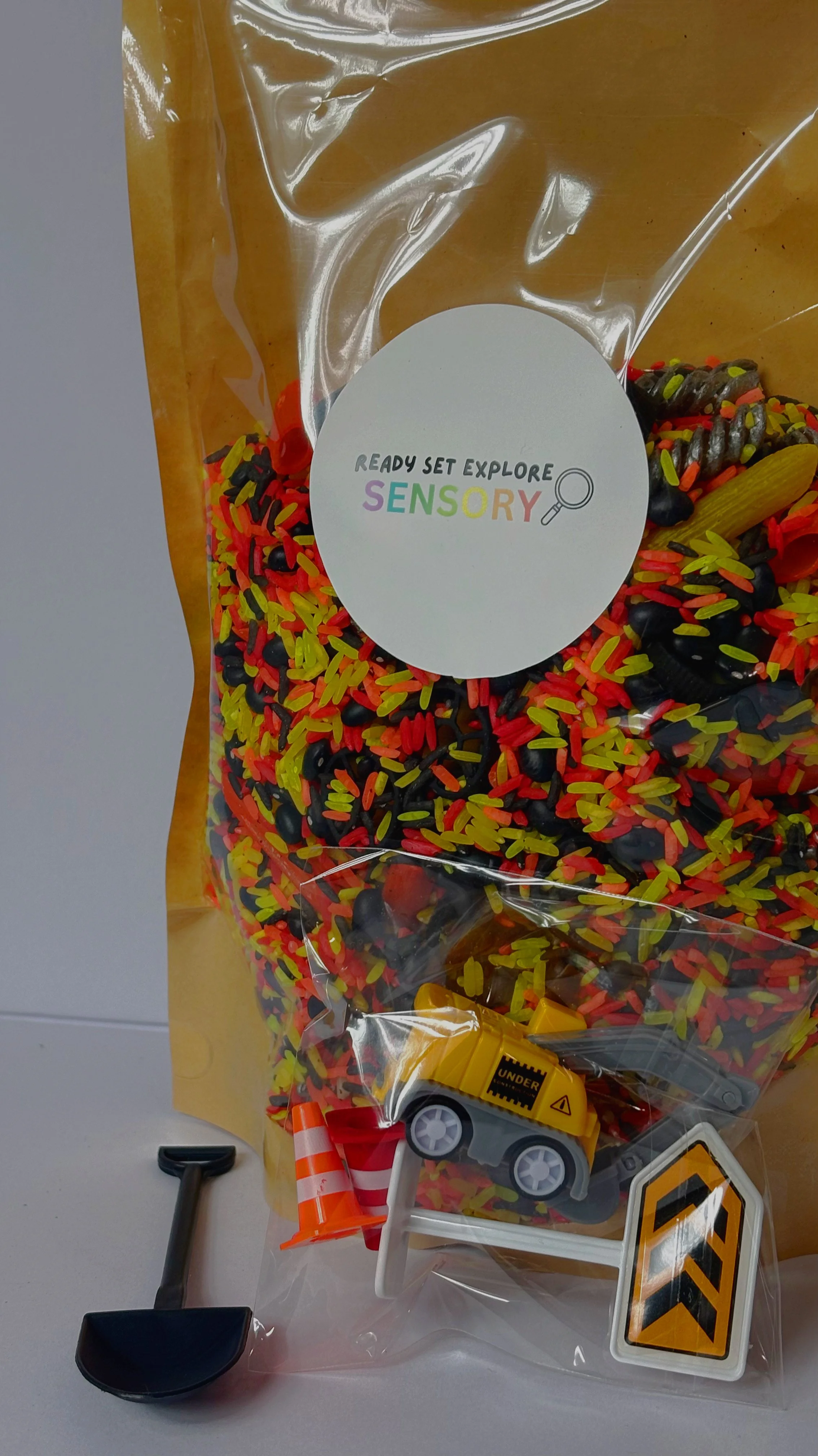 Construction - Pour, Play & Pack Bag