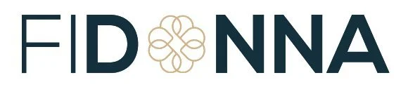 Logo met de tekst 'FIDONNA' en een gestileerde gulden knoop tussen 'FIDO' en 'NNA'