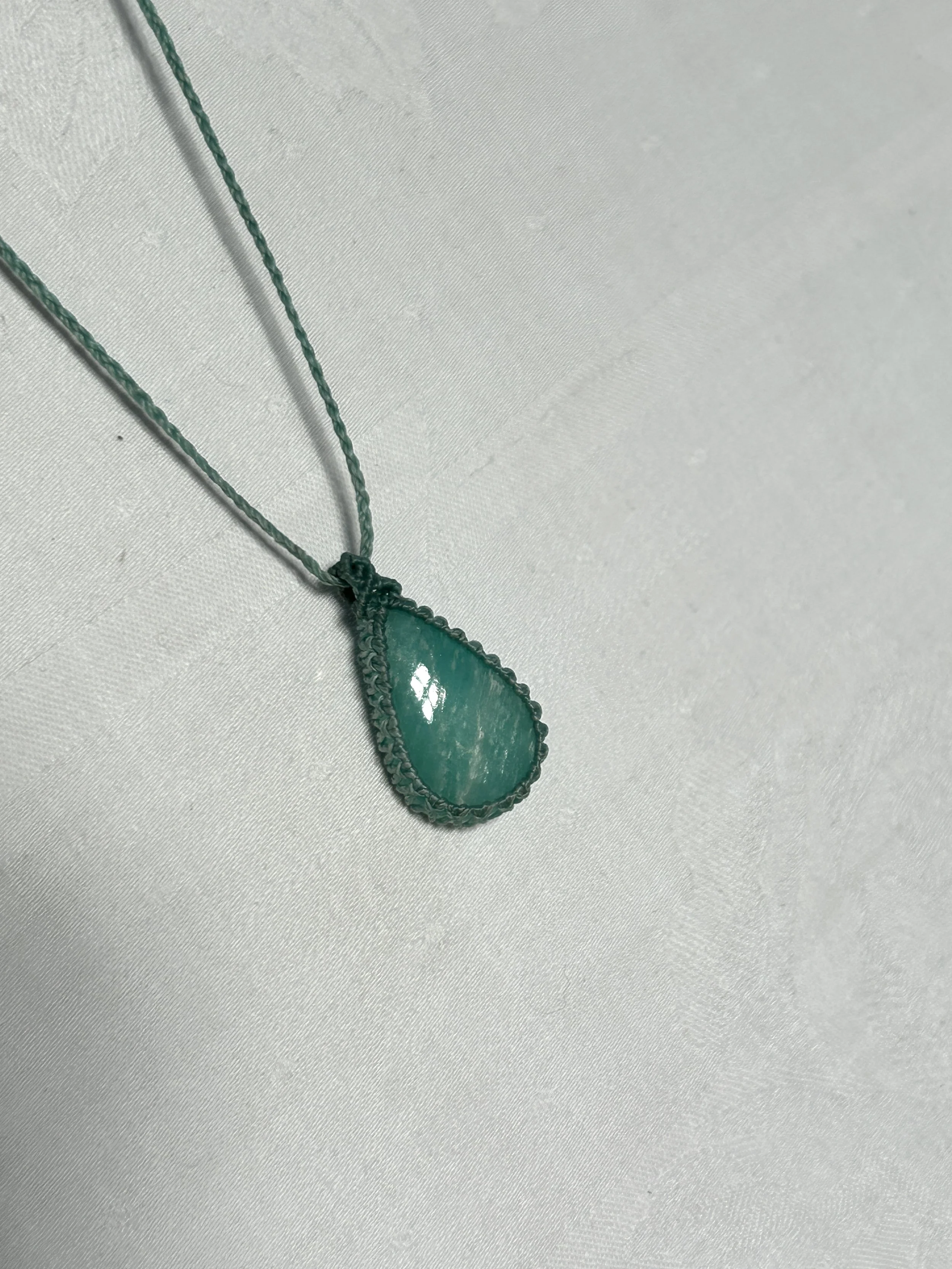 [112] amazonite
