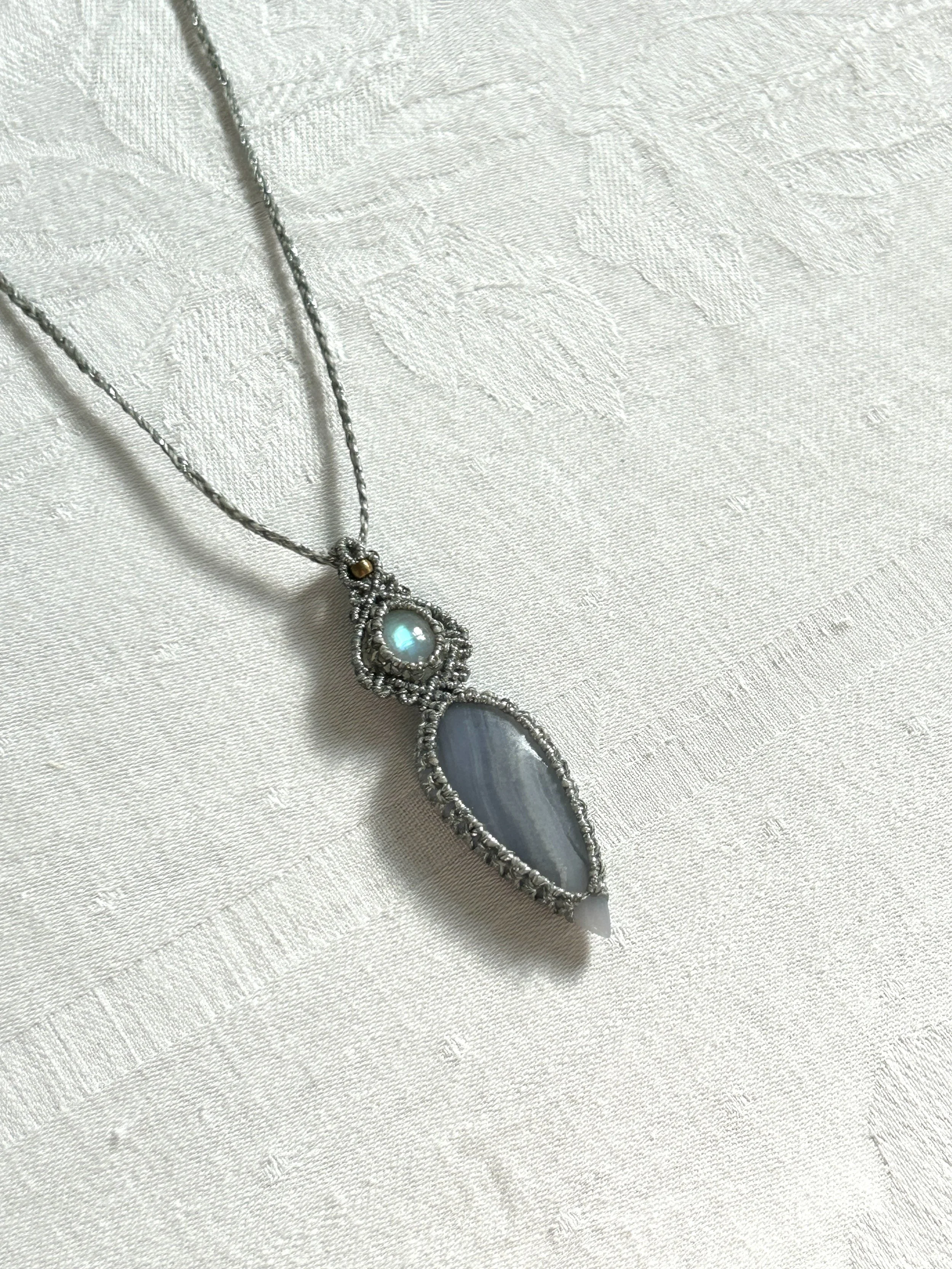 [099] blue lace agate + moonstone