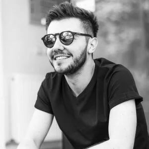 Vlad-Stefanescu-300x300.jpg