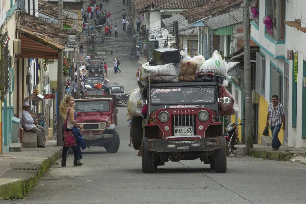 The “jeepaos” are public transport to reach the most difficult corners of the surrounding coffee landscape. “The curling mountains and stone paths make it difficult to move people and coffee,” says Juan.
