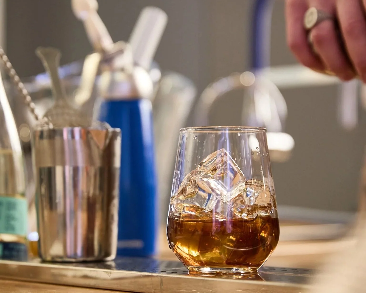 Crystal-clear Ice: The Secret of Perfect Drinks