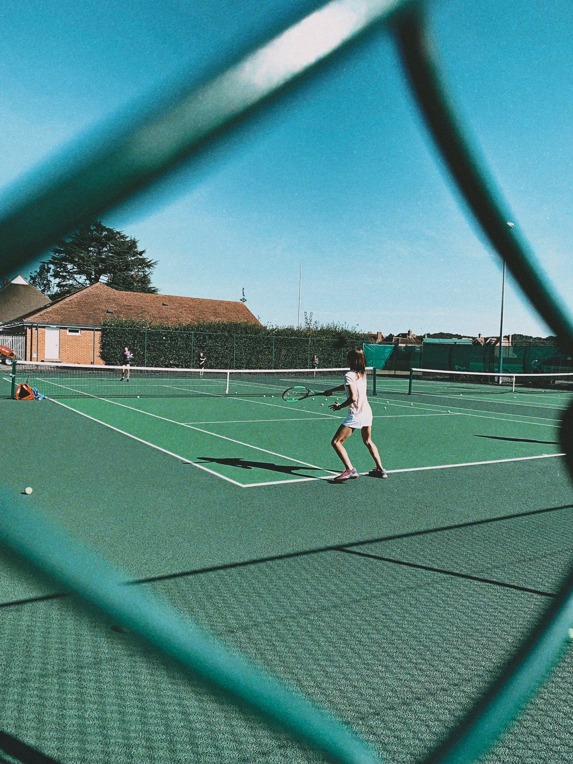Badminton & Tennis
