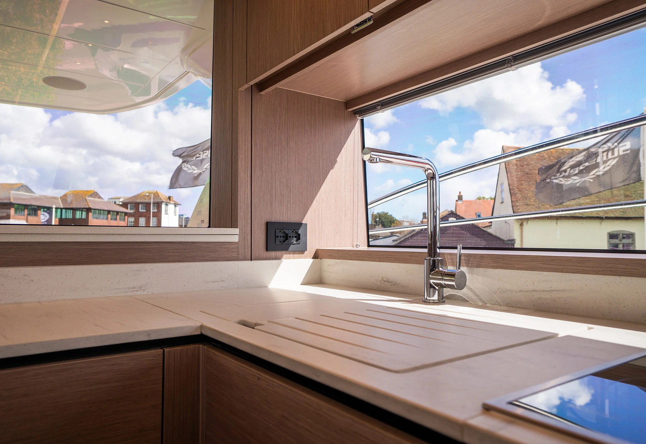 19 - Galley.jpg