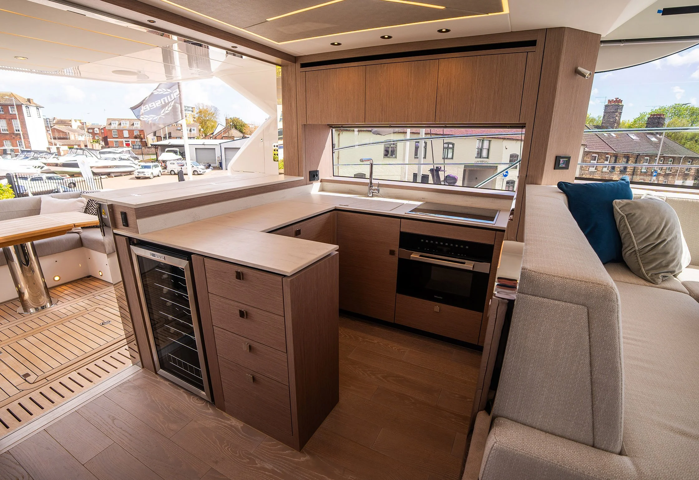 18 - Galley.jpg