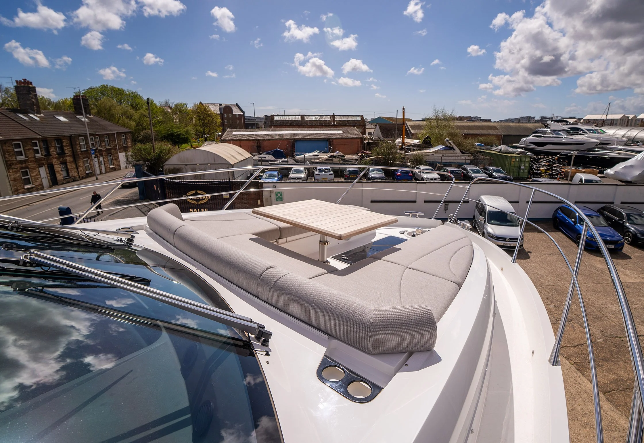 10 - Foredeck.jpg