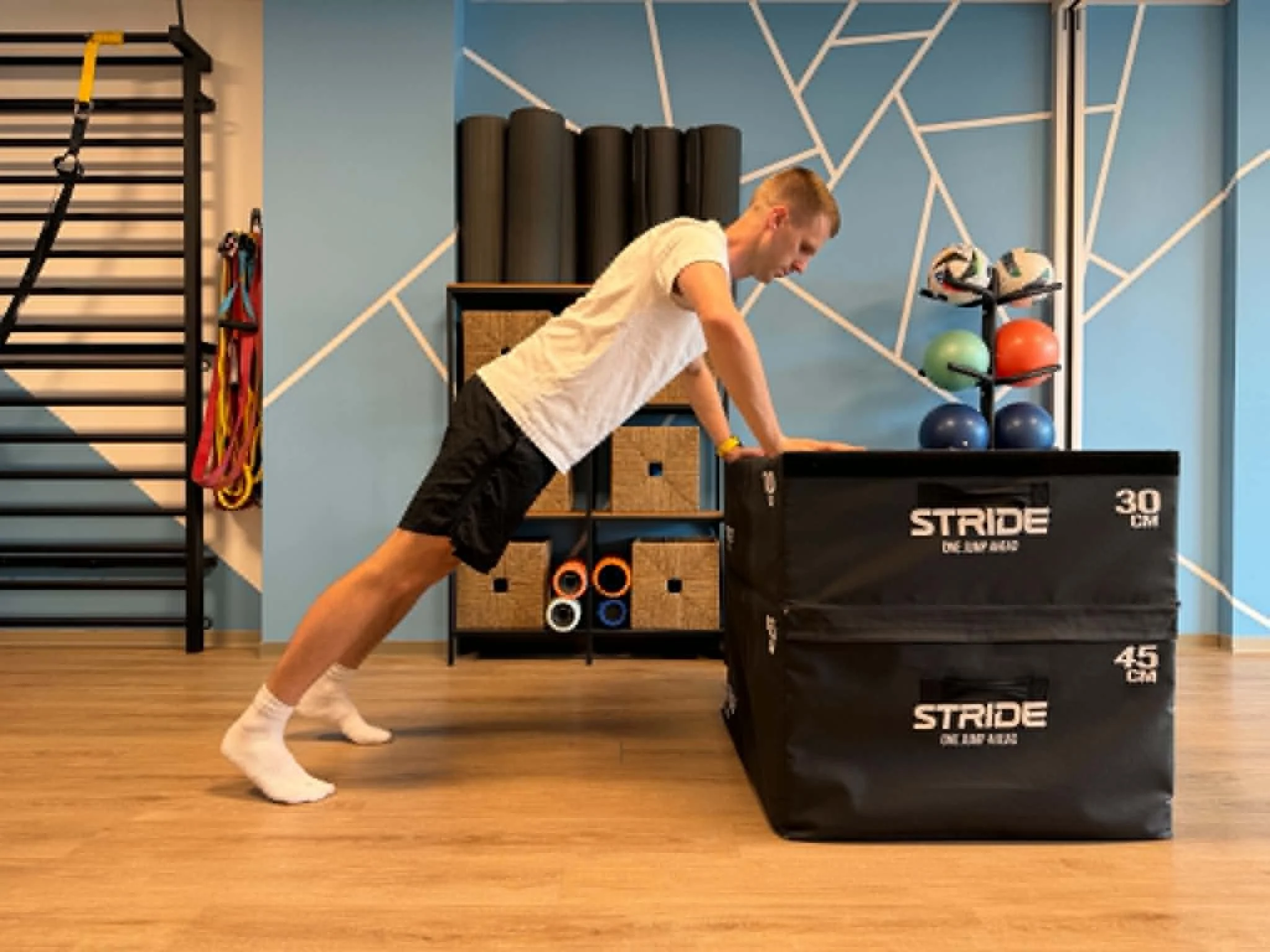 S10: Incline push-up