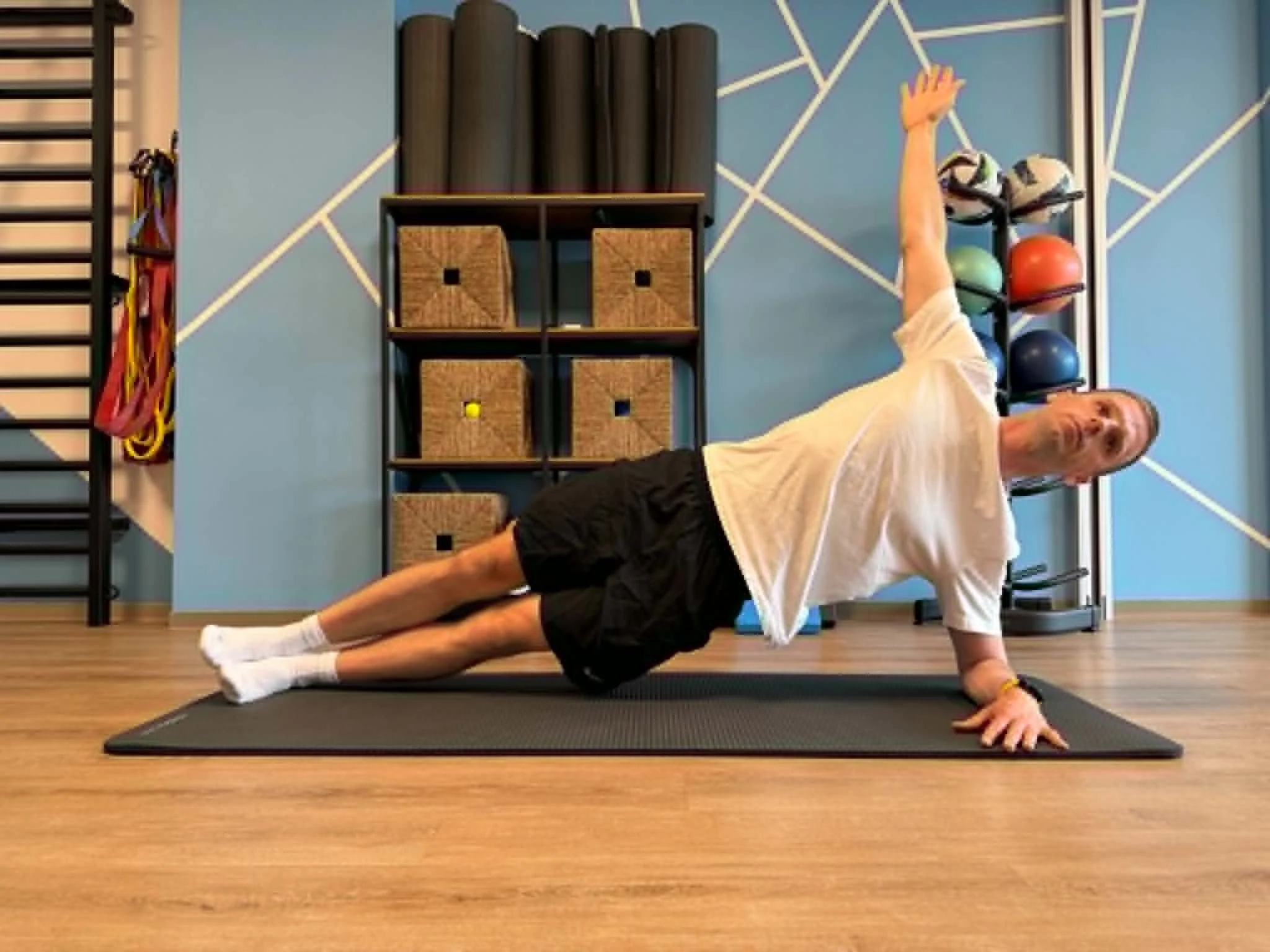 S2: Side plank