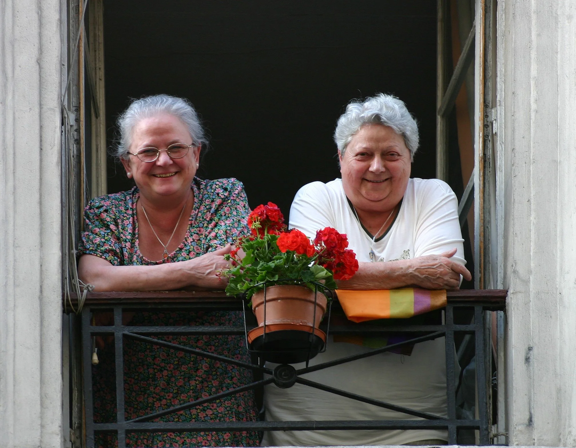 Paris, le Marais, street scene