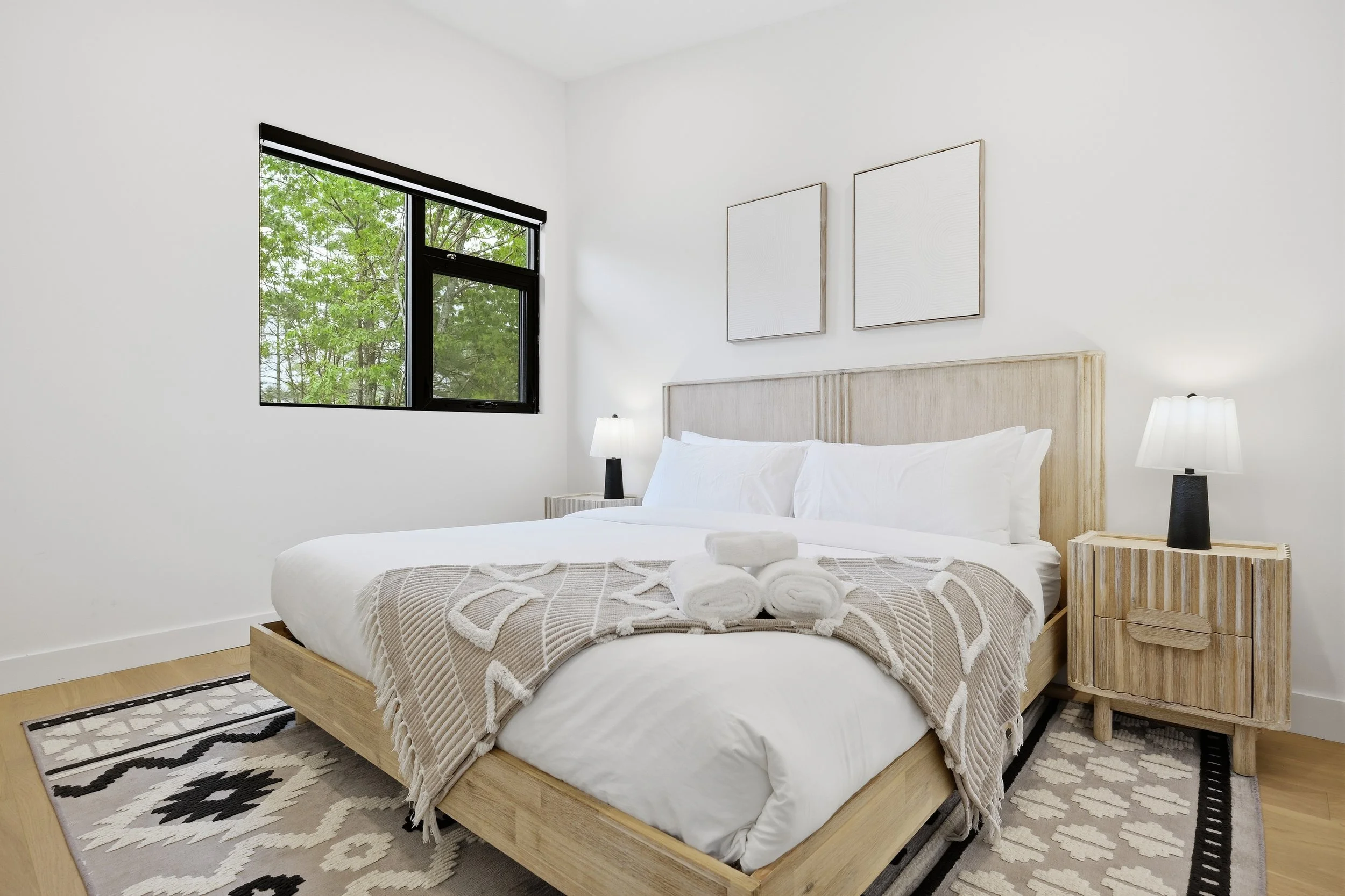 king bedroom with ensuite at luxury Muskoka cottage