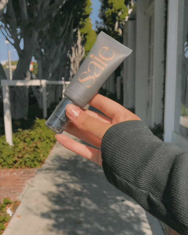 Saie-Slip+Tint+UGC.gif