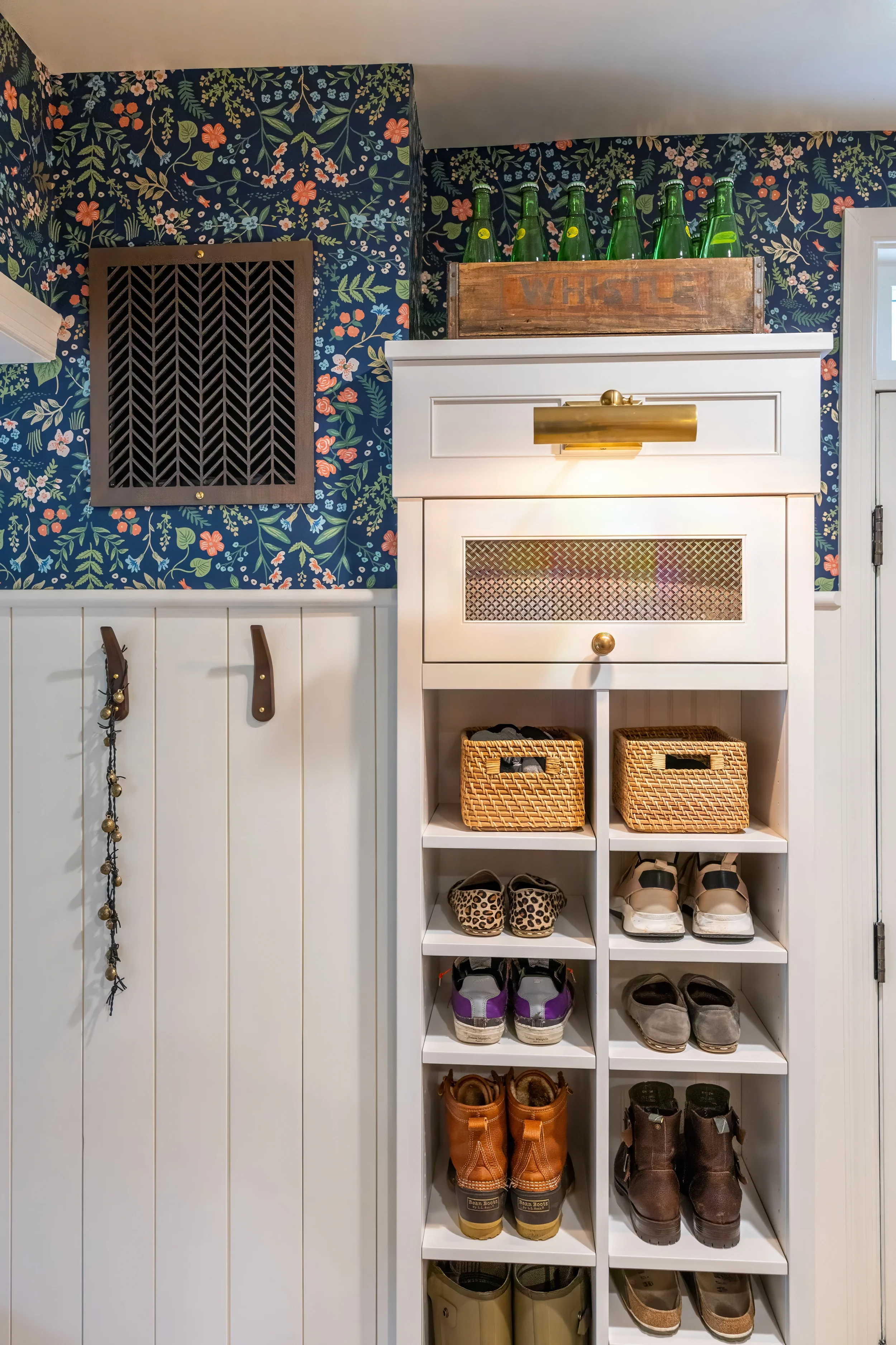 washington-dc-custom-storage-cabinets-interior-design.webp