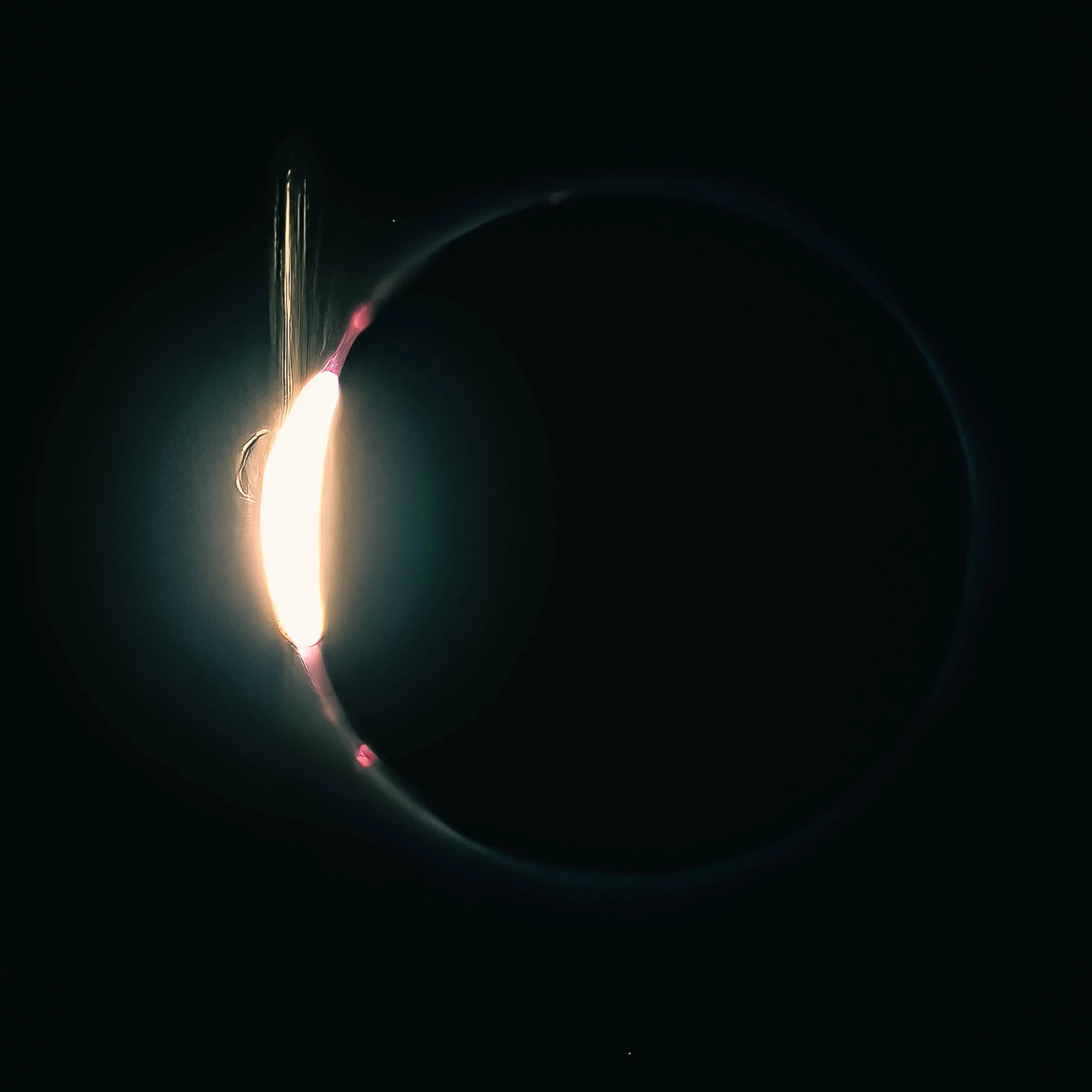 Niemeier_Robert_Eclipse_7-.Diamond ring effect — brilliant sunlight flaring at the lunar limb, corona glowing as a ring, 2024 solar eclipse, Du Quoin, Illinois.