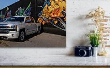 pearl-and-gold-truck-and-mural-photography-robert-niemeier (1).jpg