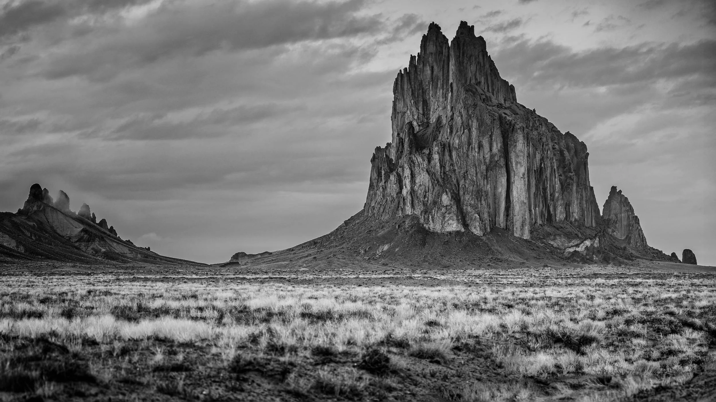 Rock With Wings– Tsé Bitʼaʼí - Monochrome