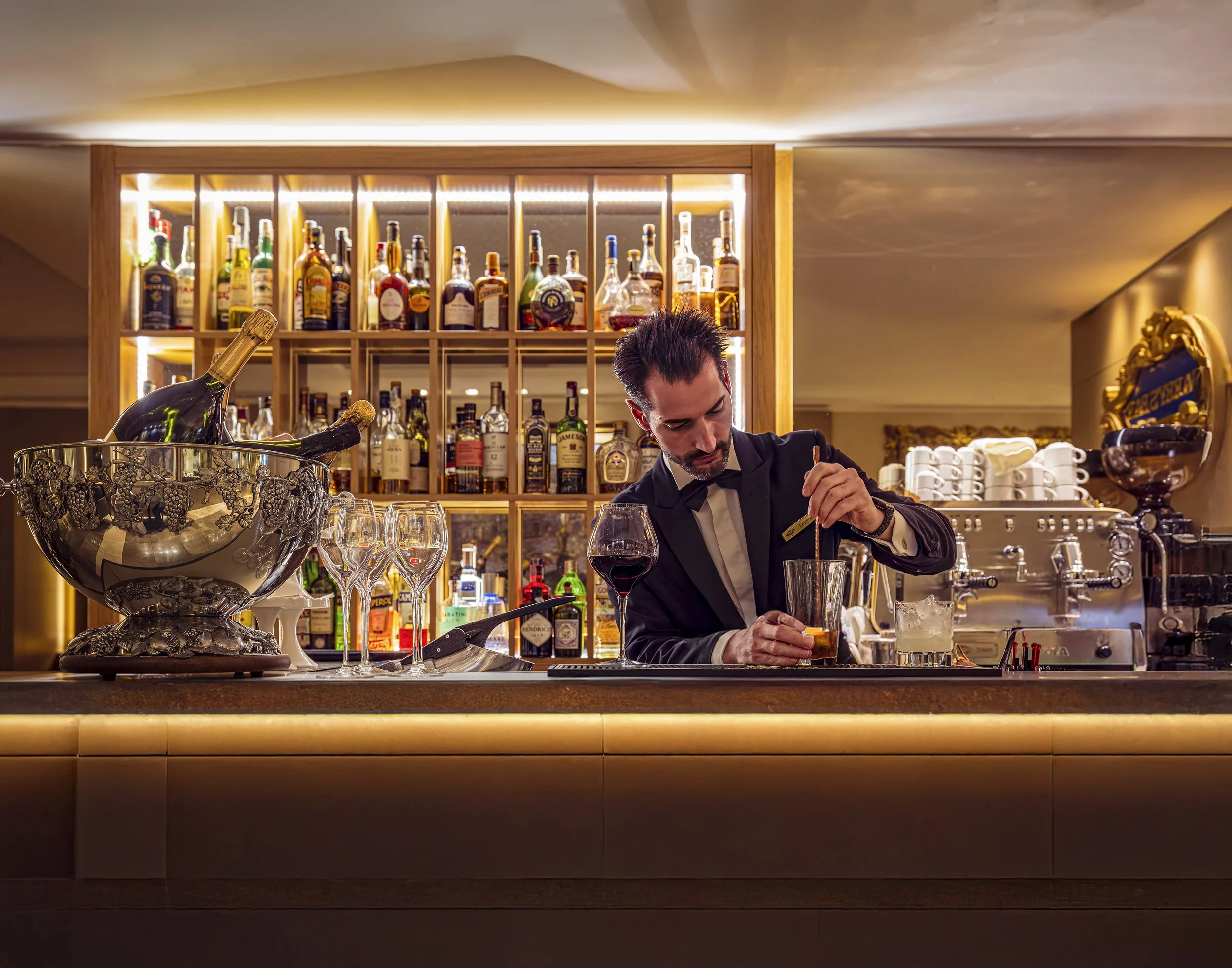 The Bartender's Measure (Color)