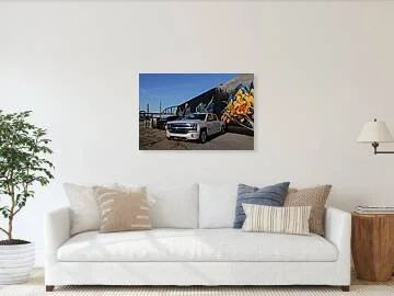 pearl-and-gold-truck-and-mural-photography-robert-niemeier (3).jpg